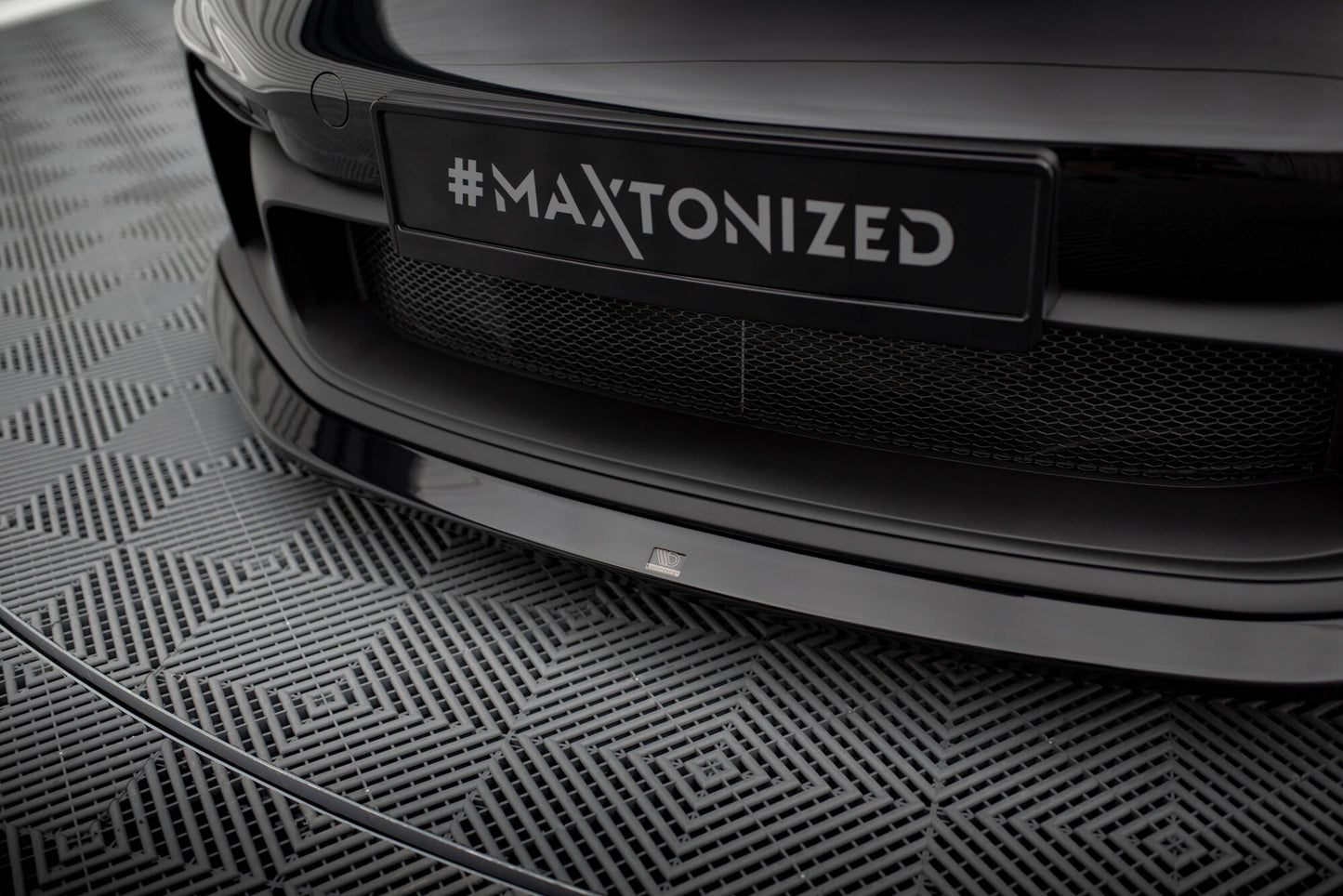 Maxton Front Ansatz für Porsche 911 992 GT3 schwarz Hochglanz