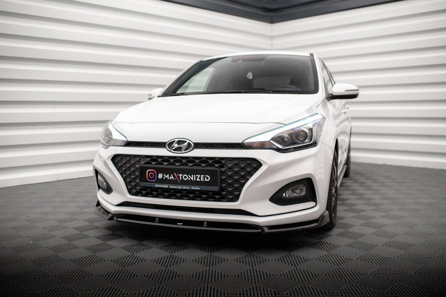 Maxton Front Ansatz V.2 für Hyundai I20 Mk2 Facelift schwarz Hochglanz