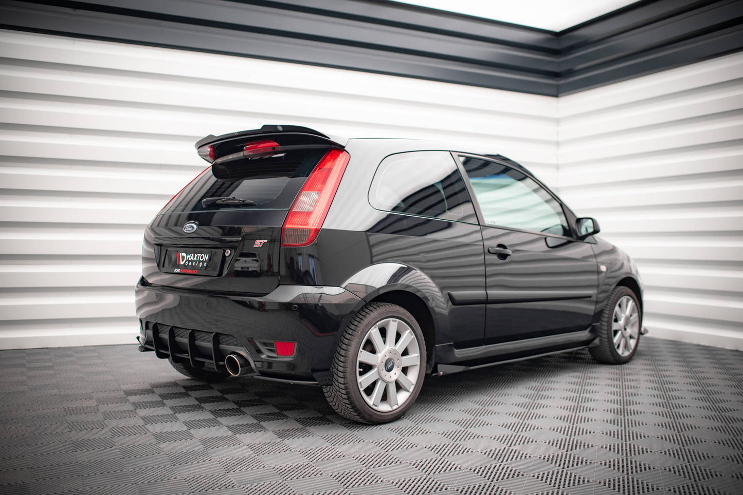 Maxton Hintere Seiten Flaps für Ford Fiesta ST Mk6 schwarz Hochglanz