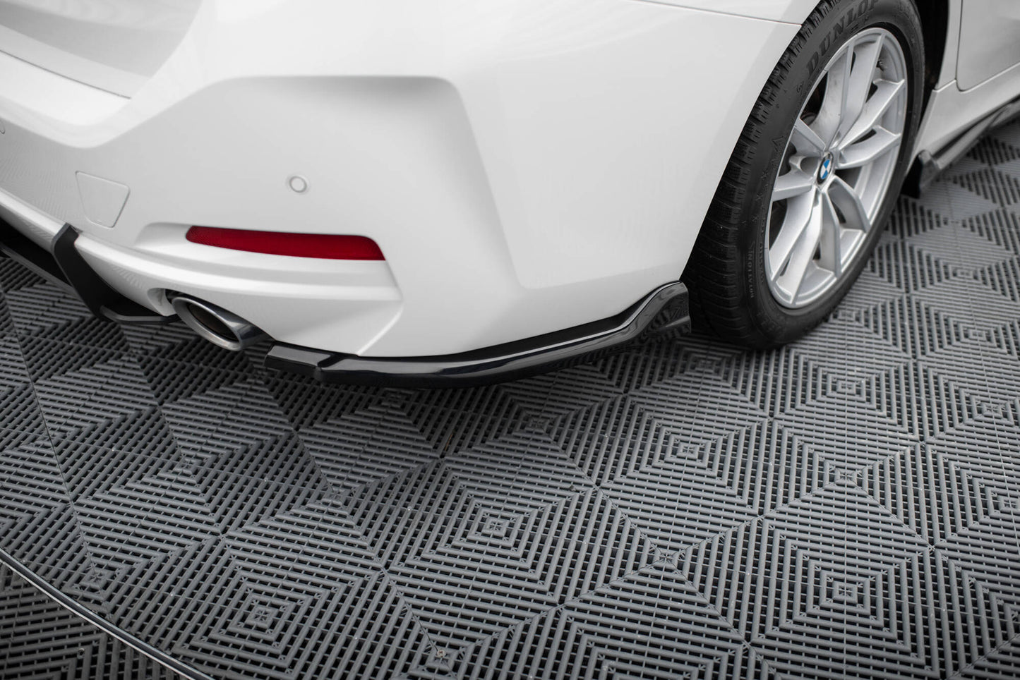 Maxton Heck Ansatz Flaps Diffusor für BMW 3er Limousine / Touring G20 / G21 Facelift schwarz Hochglanz