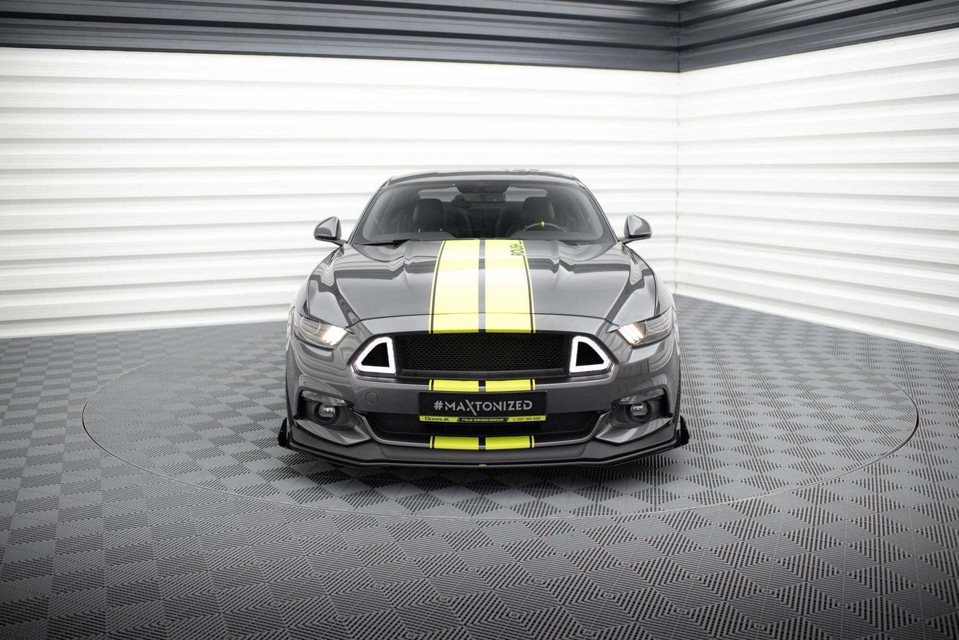 Maxton Street Pro Front Ansatz für +Flaps für + Flaps Ford Mustang GT Mk6  schwarz Hochglanz