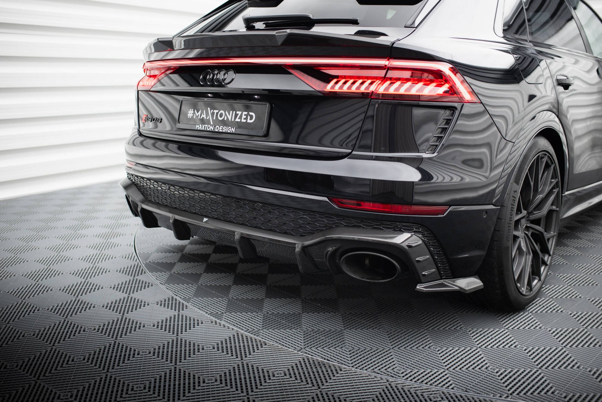 Maxton Carbon Fiber Diffusor Heck Ansatz für Audi RSQ8 Mk1