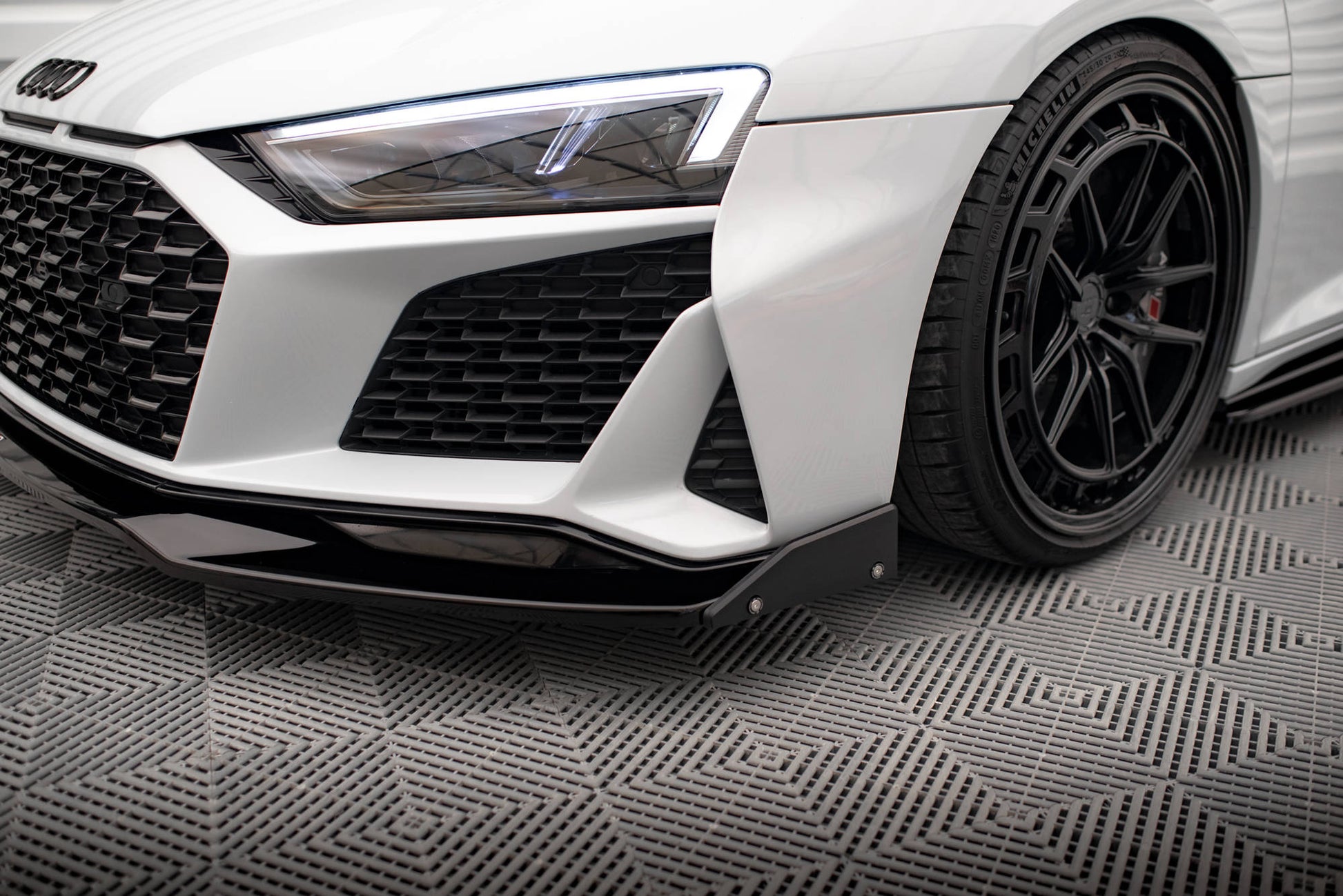 Maxton Front Ansatz V.3 +Flaps für Audi R8 Mk2 Facelift
