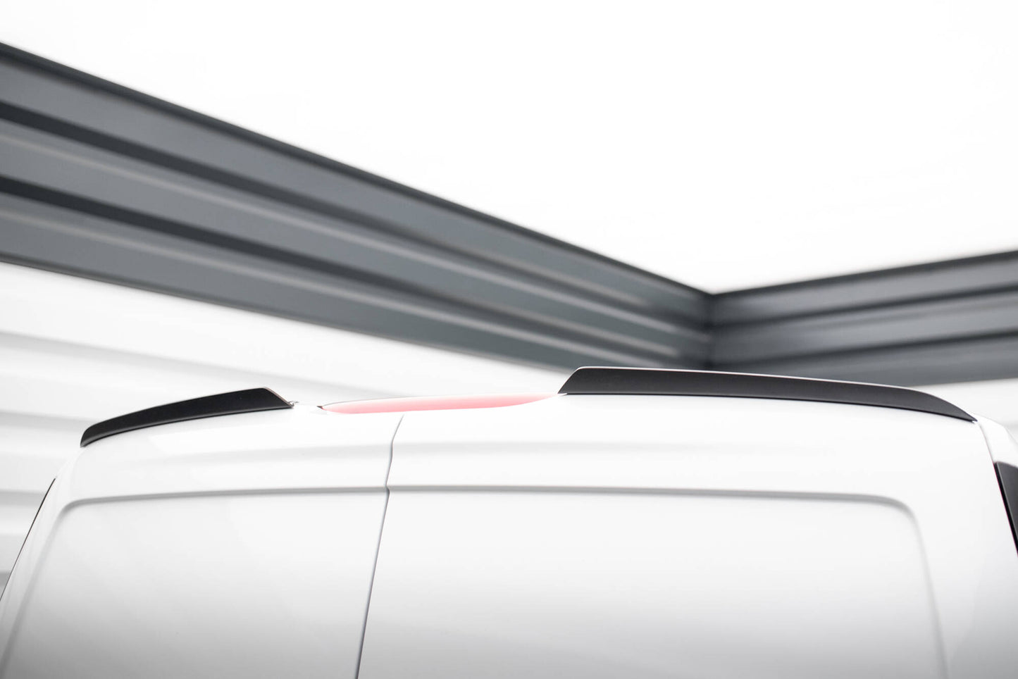 Maxton Spoiler CAP für Ford Transit Connect Mk2 Facelift schwarz Hochglanz