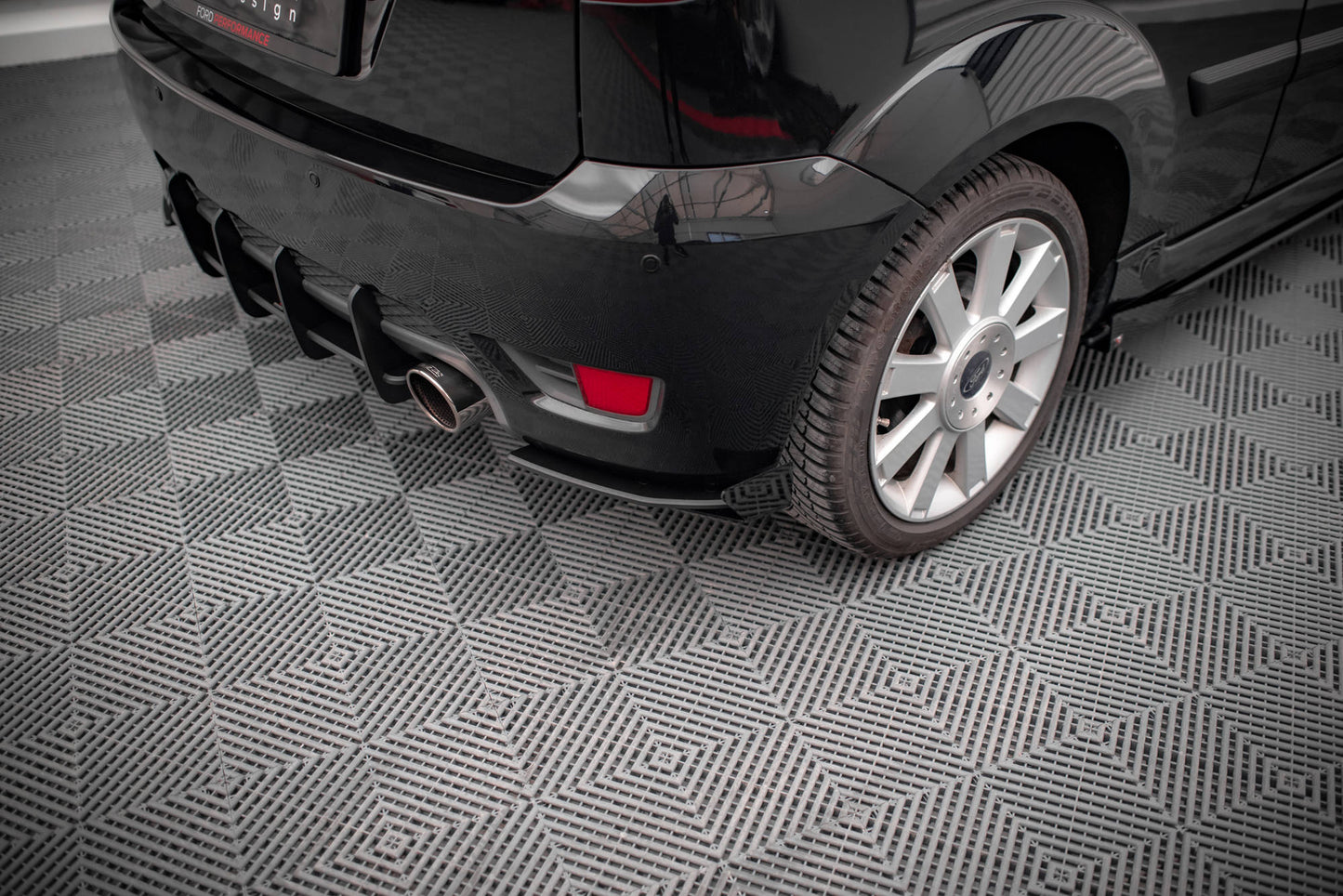 Maxton Street Pro Heck Ansatz Flaps Diffusor +Flaps für Ford Fiesta ST Mk6 schwarz Hochglanz