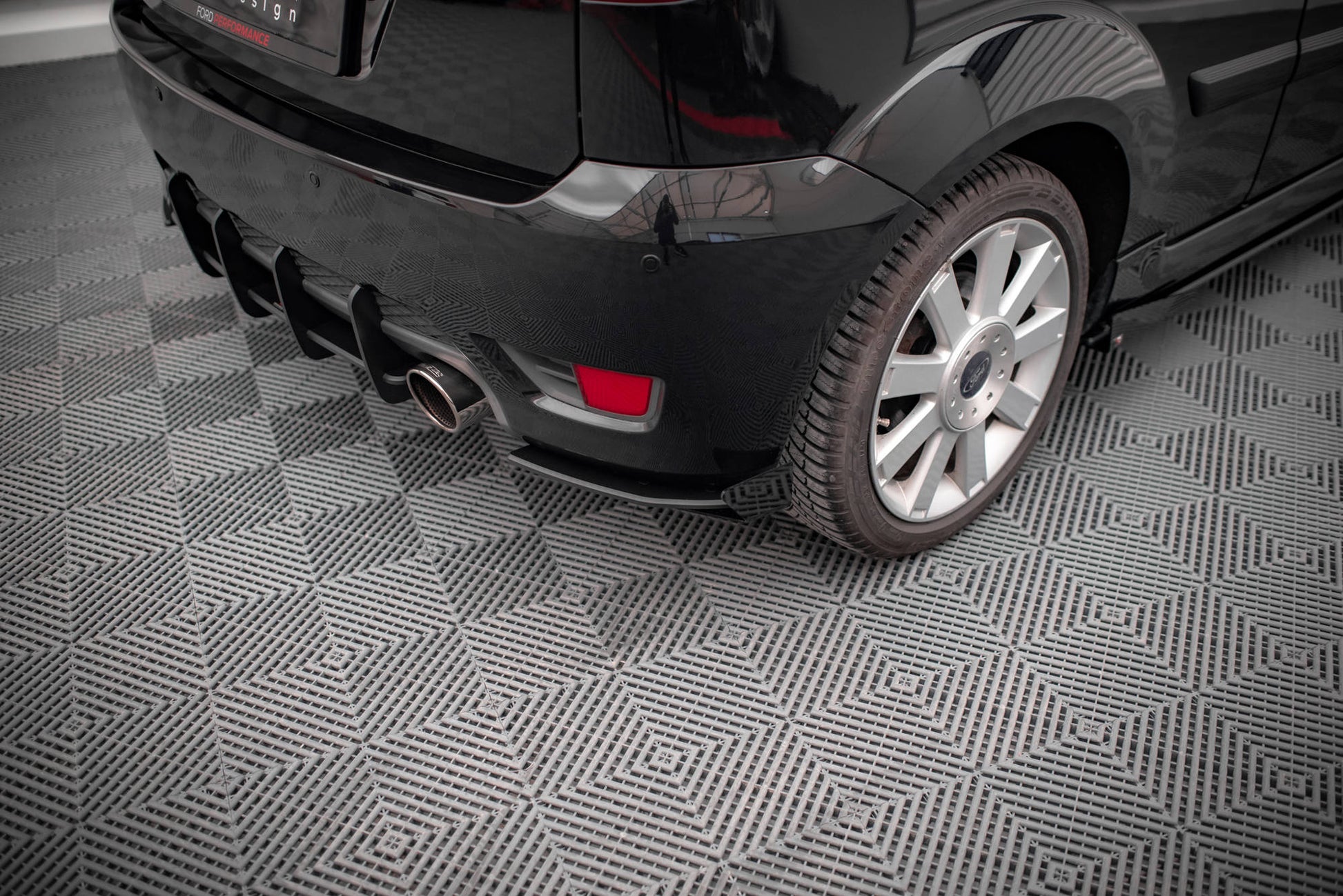 Maxton Street Pro Heck Ansatz Flaps Diffusor +Flaps für Ford Fiesta ST Mk6 schwarz Hochglanz
