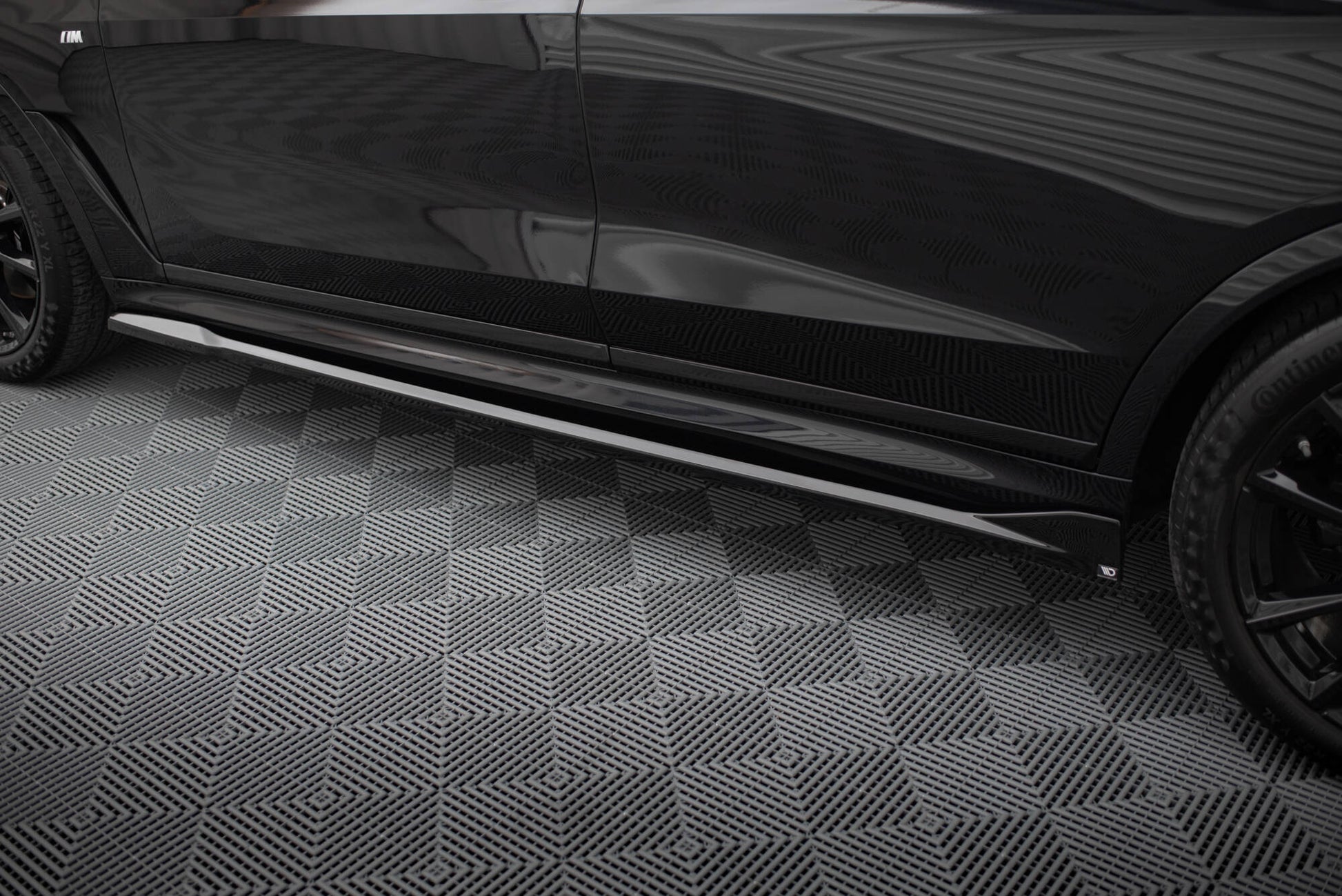 Maxton Seitenschweller Ansatz für BMW X7 M-Paket G07 Facelift schwarz Hochglanz