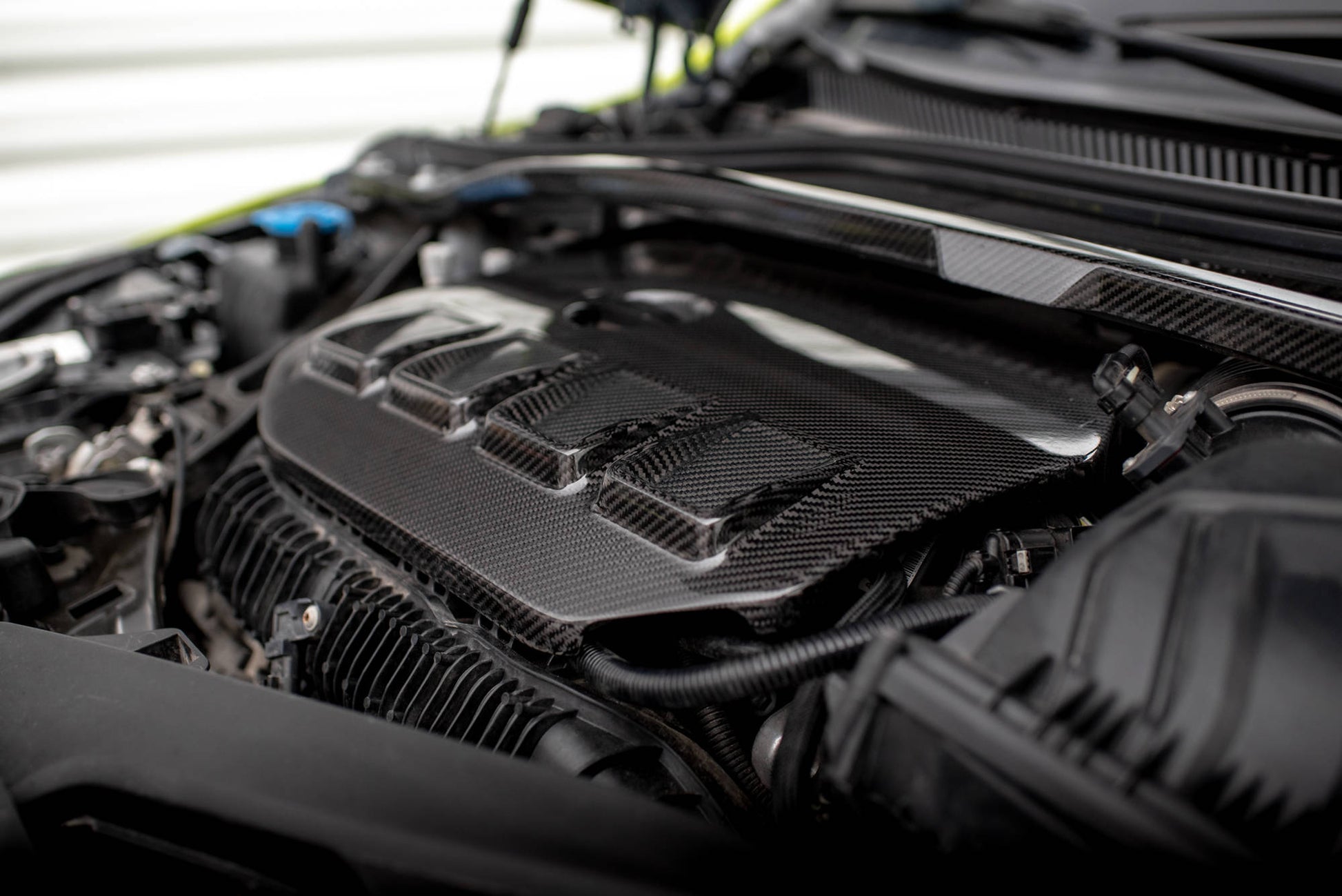 Maxton Carbon Fiber Engine Cover BMW 1er F40 M135i