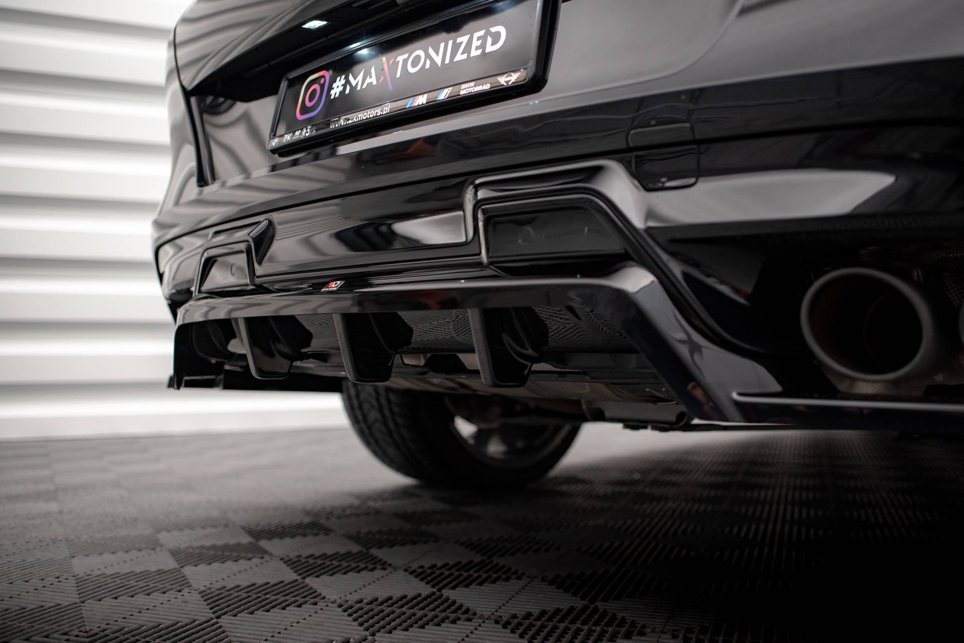 Maxton Mittlerer Diffusor Heck Ansatz DTM Look für BMW X6 M F96 schwarz Hochglanz