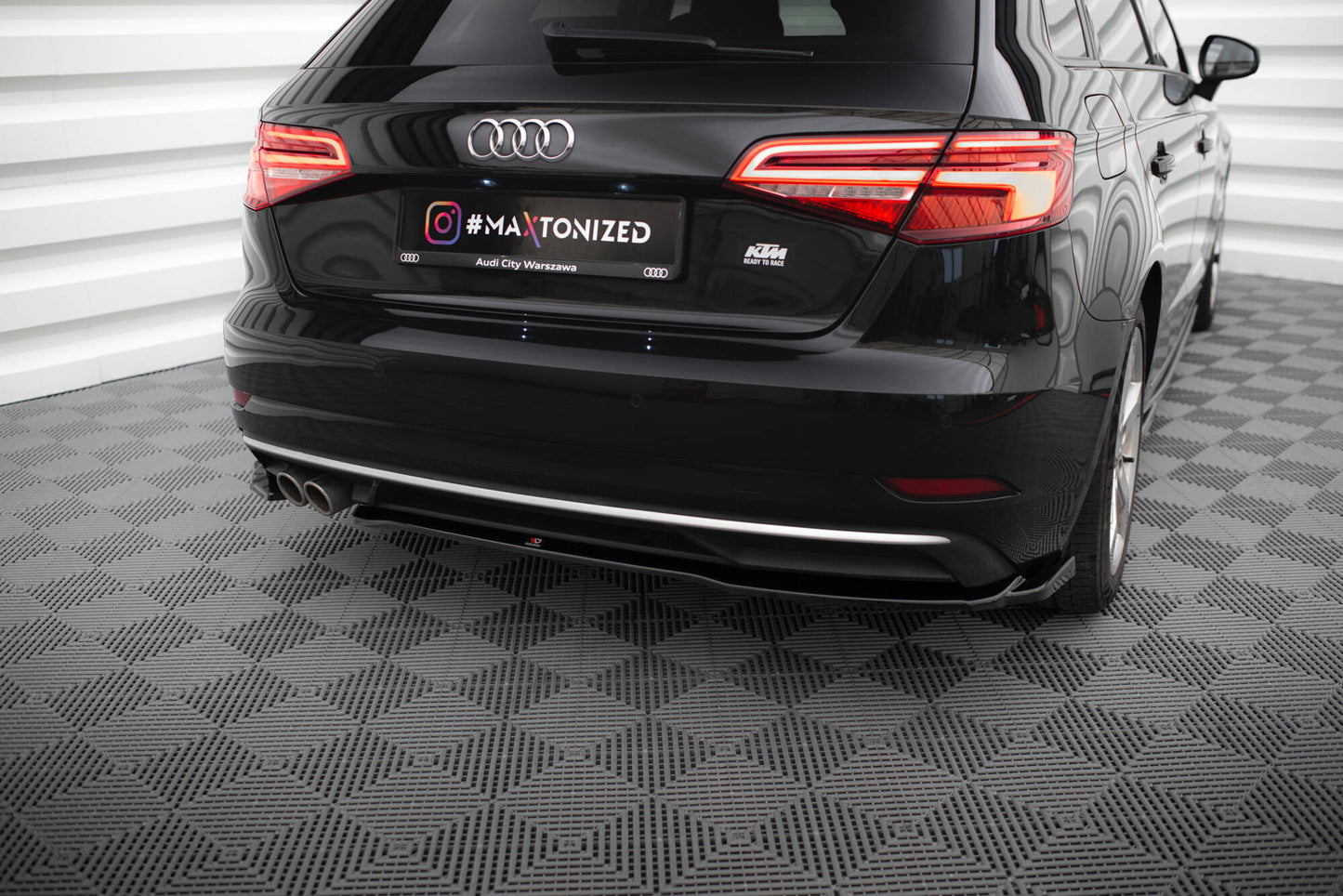 Maxton Heck Ansatz Flaps Diffusor für Audi A3 Sportback 8V Facelift schwarz Hochglanz