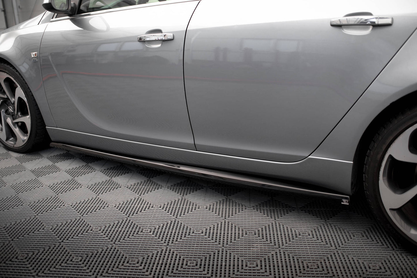 Maxton Seitenschweller Ansatz für Opel Insignia OPC-Line Mk1 schwarz Hochglanz