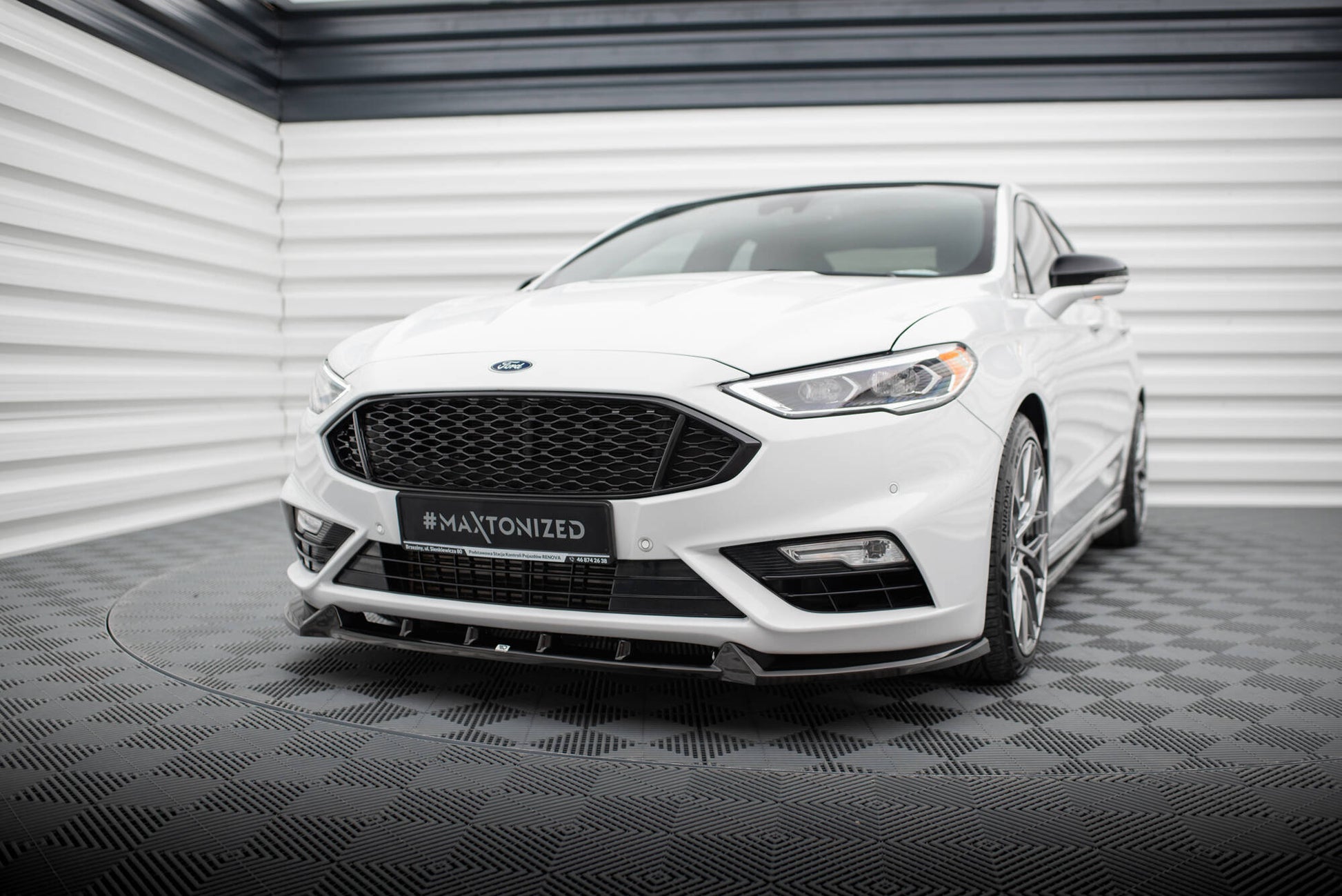 Maxton Front Ansatz für Ford Mondeo Sport Mk5 Facelift / Fusion Sport Mk2 Facelift schwarz Hochglanz