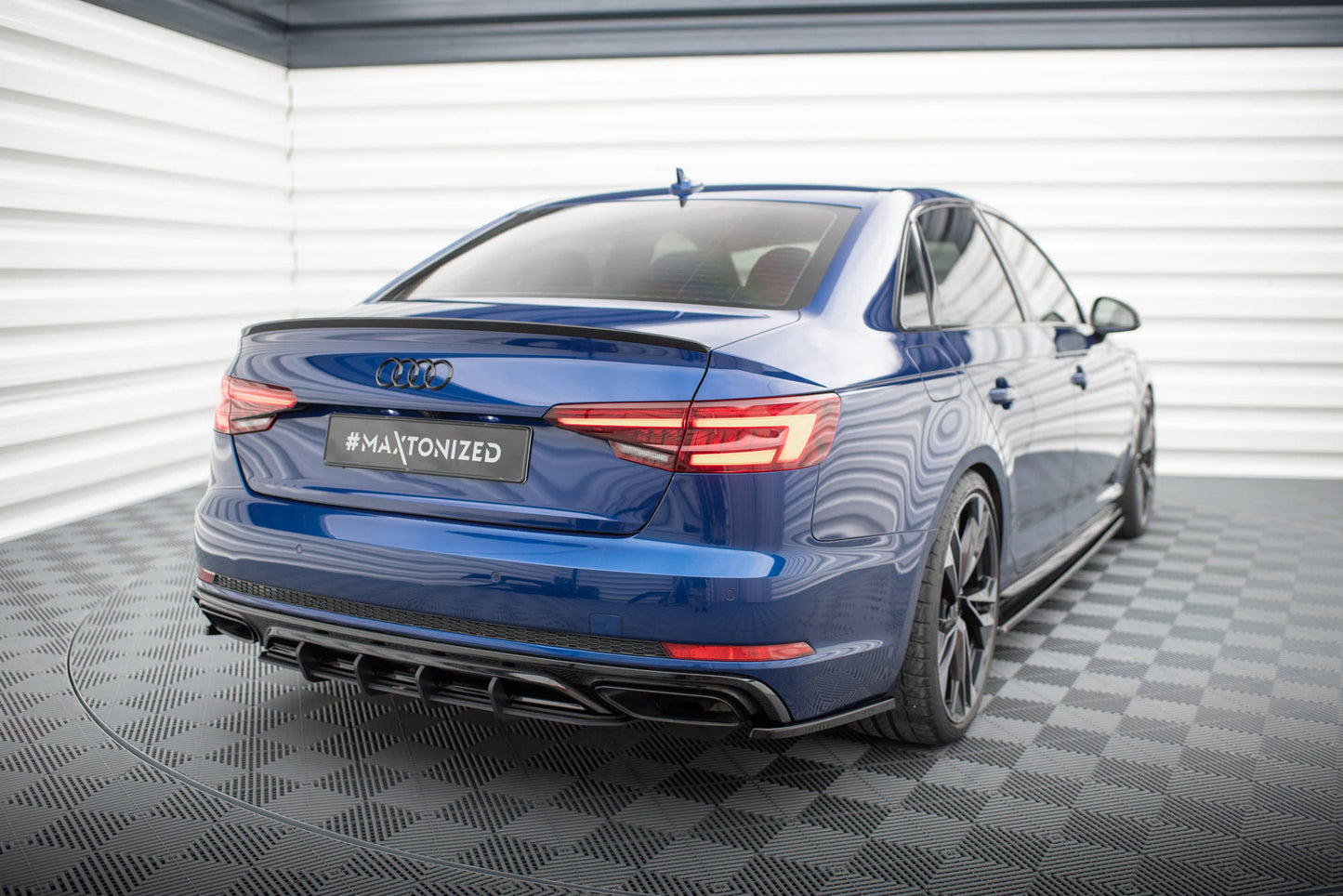 Maxton Street Pro Heckschürze für Audi A4 Competition B9