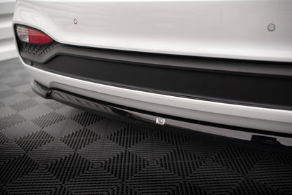 Maxton Mittlerer Diffusor Heck Ansatz für Hyundai I20 Mk2 Facelift schwarz Hochglanz