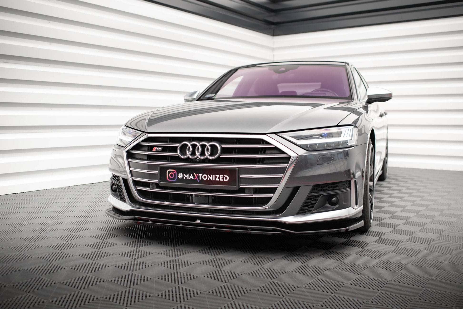 Maxton Front Ansatz V.1 für Audi S8 / A8 S-Line D5 schwarz Hochglanz