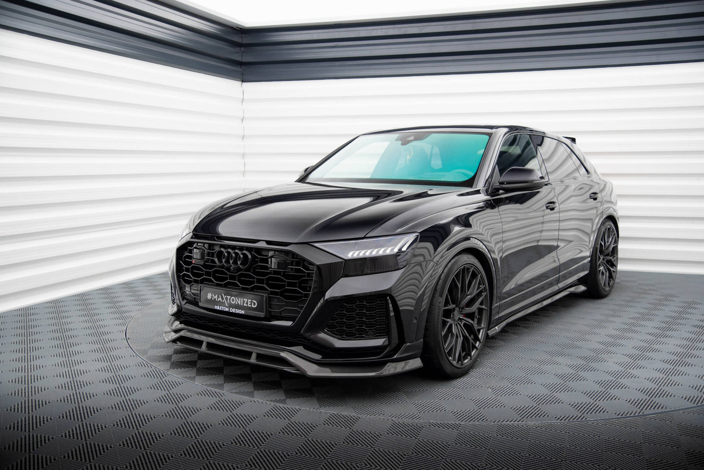 Maxton Carbon Fiber Front Ansatz für Audi RSQ8 Mk1