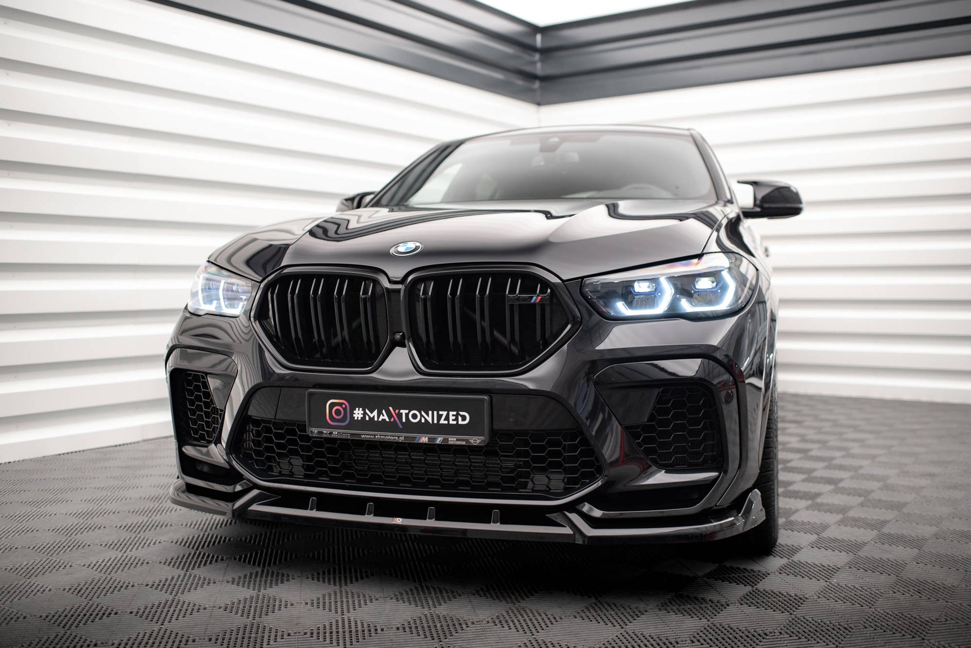 Maxton Front Ansatz V.2 für BMW X6 M F96 schwarz Hochglanz