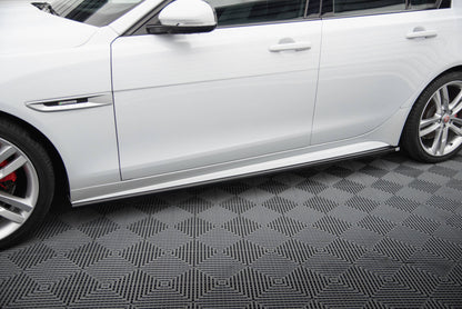 Maxton Seitenschweller Ansatz für Jaguar XE R-Sport X760 schwarz Hochglanz