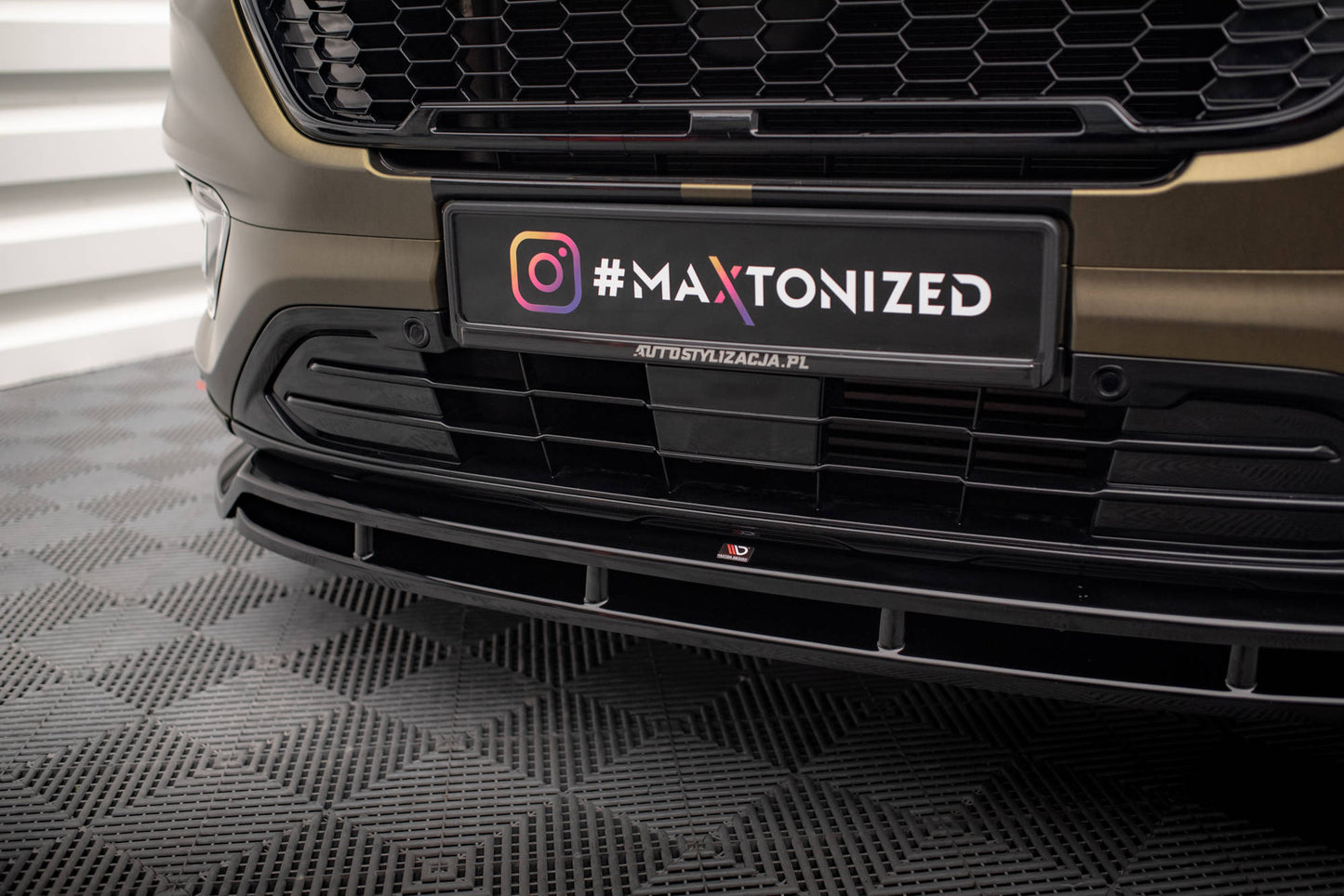 Maxton Front Ansatz für Ford Tourneo Custom Mk1 Facelift schwarz Hochglanz
