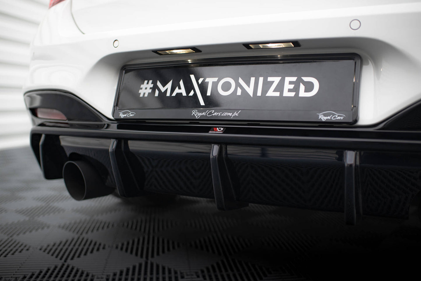 Maxton Diffusor Heck Ansatz für BMW 1er M-Paket F20 Facelift (Version mit einseitigem Einzelauspuff)