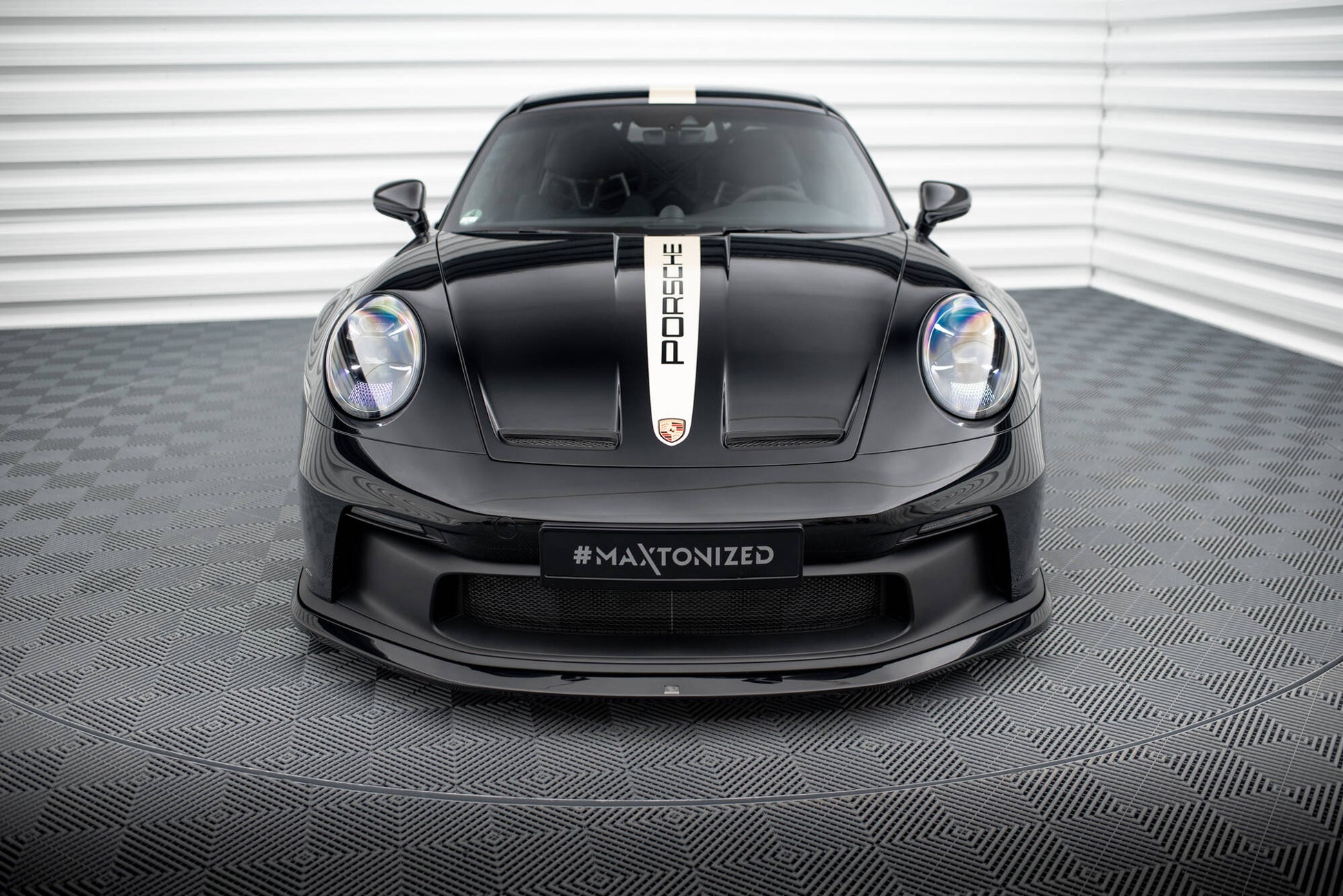Maxton Front Ansatz für Porsche 911 992 GT3 schwarz Hochglanz