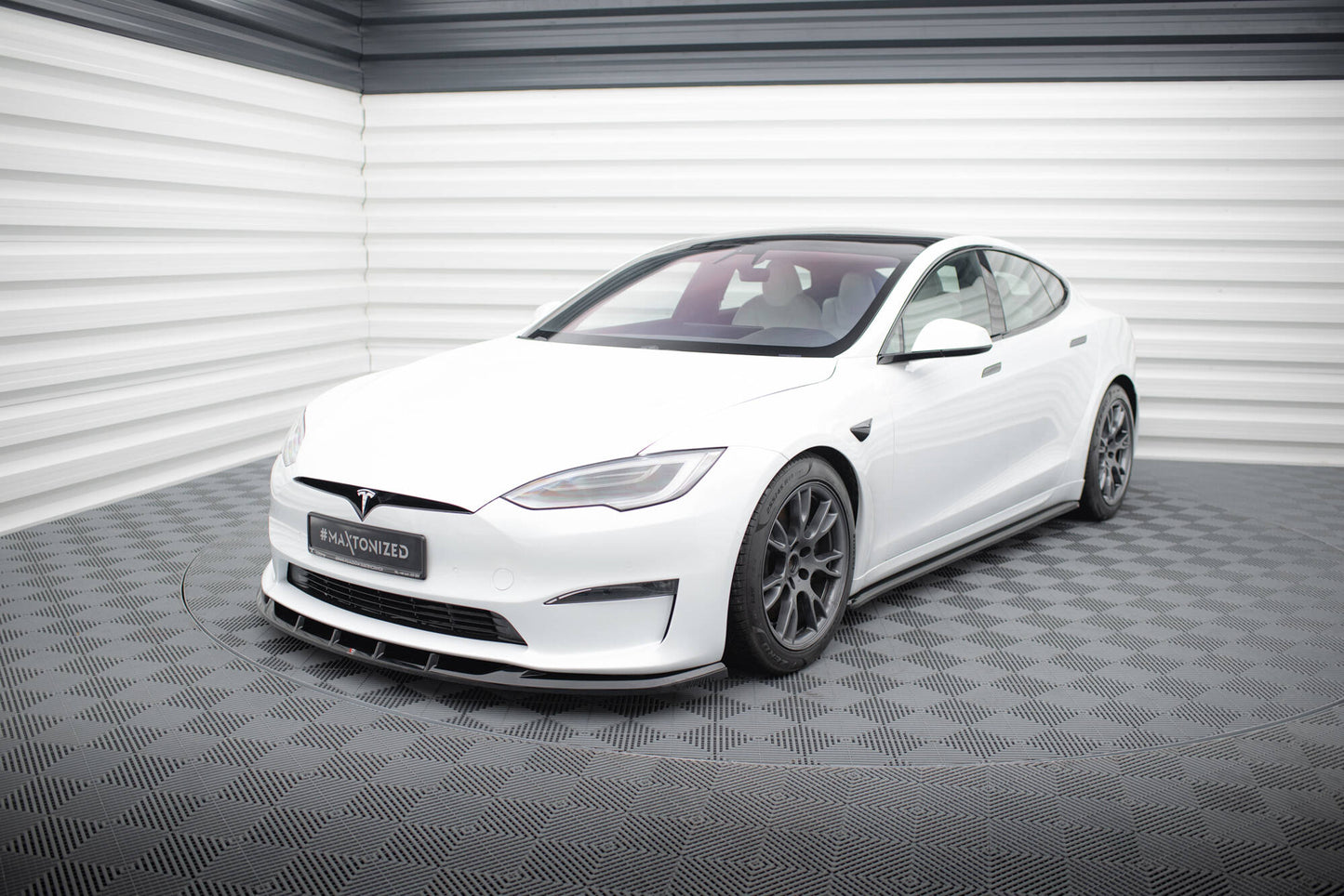 Maxton Front Ansatz V.3 für Tesla Model S Plaid Mk1 Facelift schwarz Hochglanz
