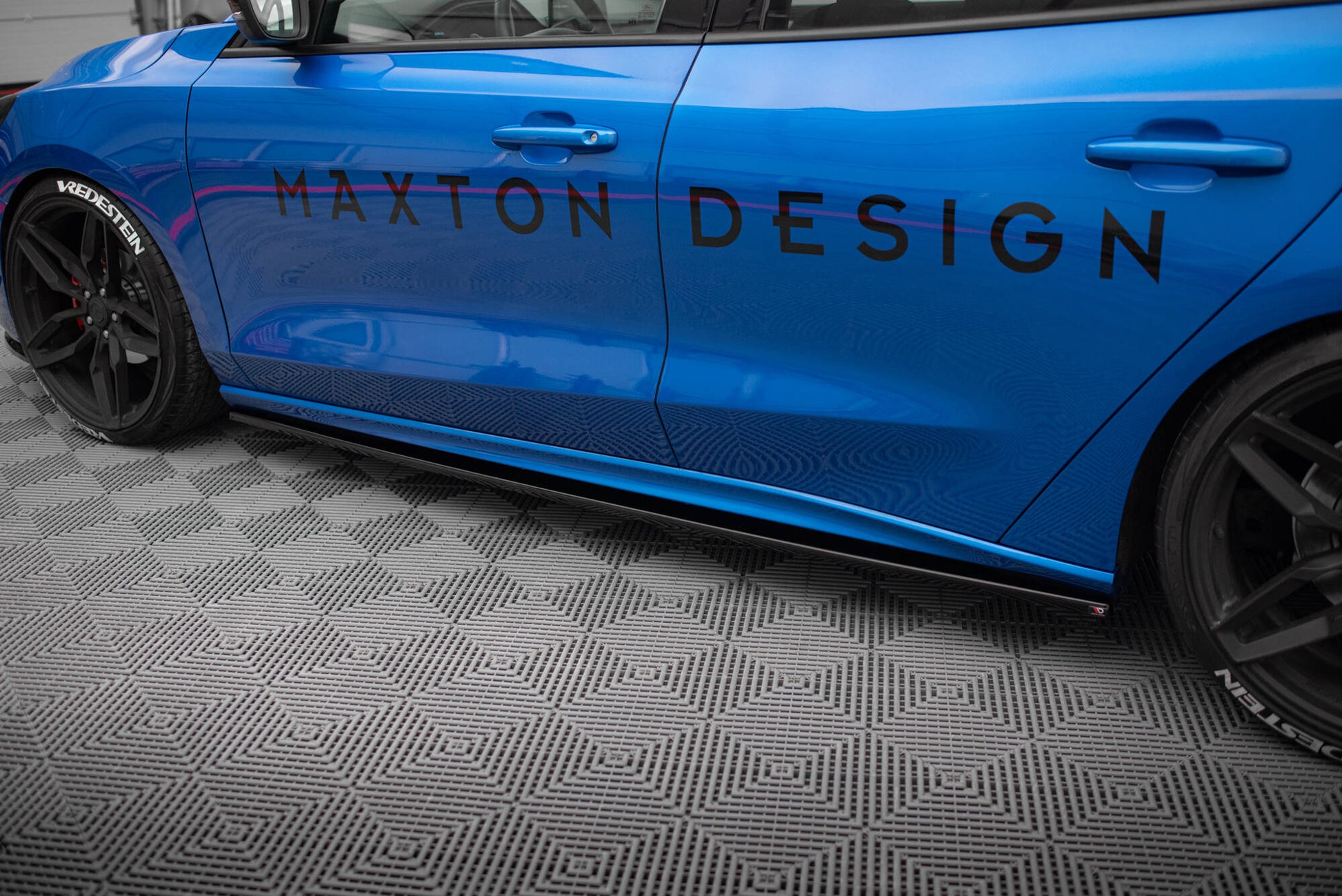 Maxton Seitenschweller Ansatz für V.2 für Ford Focus ST / ST-Line Mk4 schwarz Hochglanz