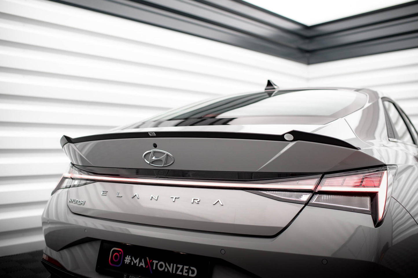 Maxton Spoiler CAP für Hyundai Elantra Mk7 schwarz Hochglanz