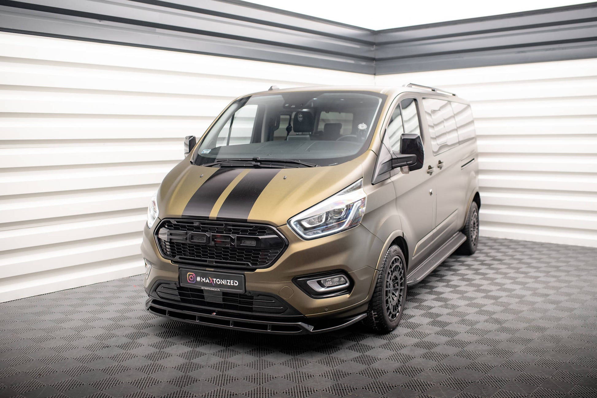 Maxton Front Ansatz für Ford Tourneo Custom Mk1 Facelift schwarz Hochglanz