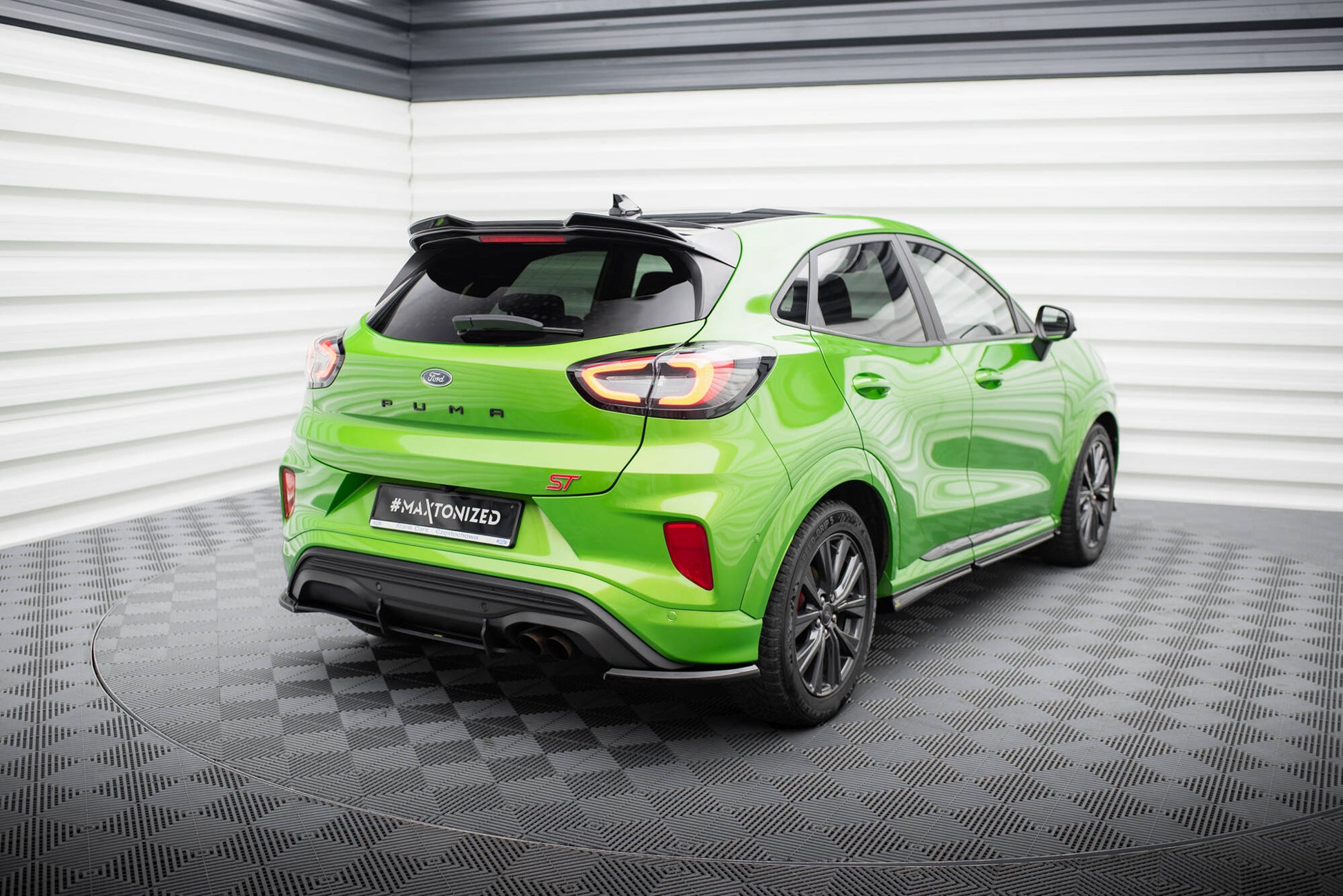 Maxton Heck Ansatz Flaps Diffusor für Ford Puma ST Mk1 schwarz Hochglanz