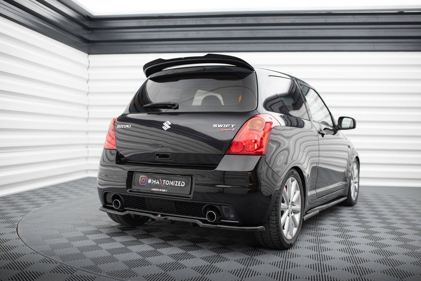 Maxton Spoiler CAP für Suzuki Swift Sport Mk4 schwarz Hochglanz
