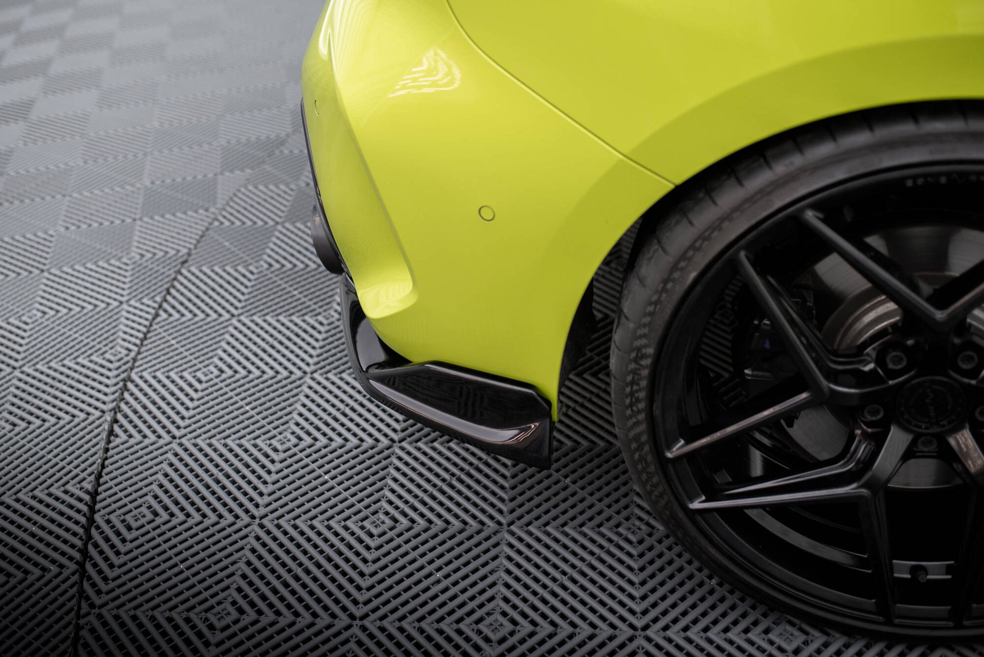 Maxton Heck Ansatz Flaps Diffusor für V.8 BMW 1er M-Paket / M135i F40 schwarz Hochglanz