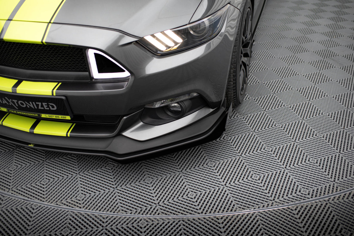 Maxton Street Pro Front Ansatz für +Flaps für + Flaps Ford Mustang GT Mk6  schwarz Hochglanz