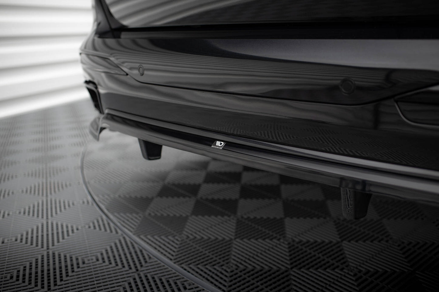 Maxton Mittlerer Diffusor Heck Ansatz DTM Look für BMW X7 M-Paket G07 Facelift schwarz Hochglanz