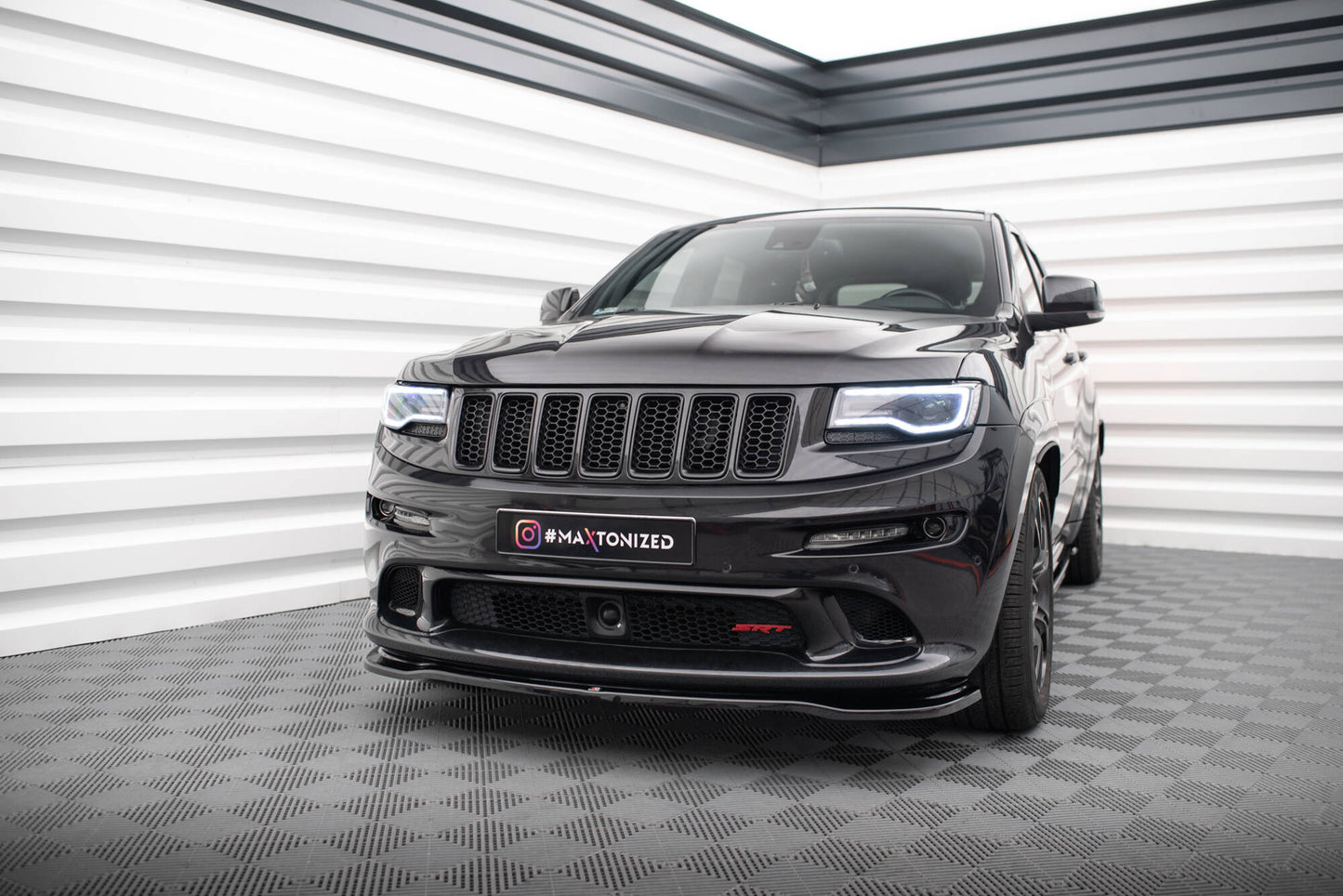 Maxton Front Ansatz für Jeep Grand Cherokee SRT WK2 Facelift schwarz Hochglanz