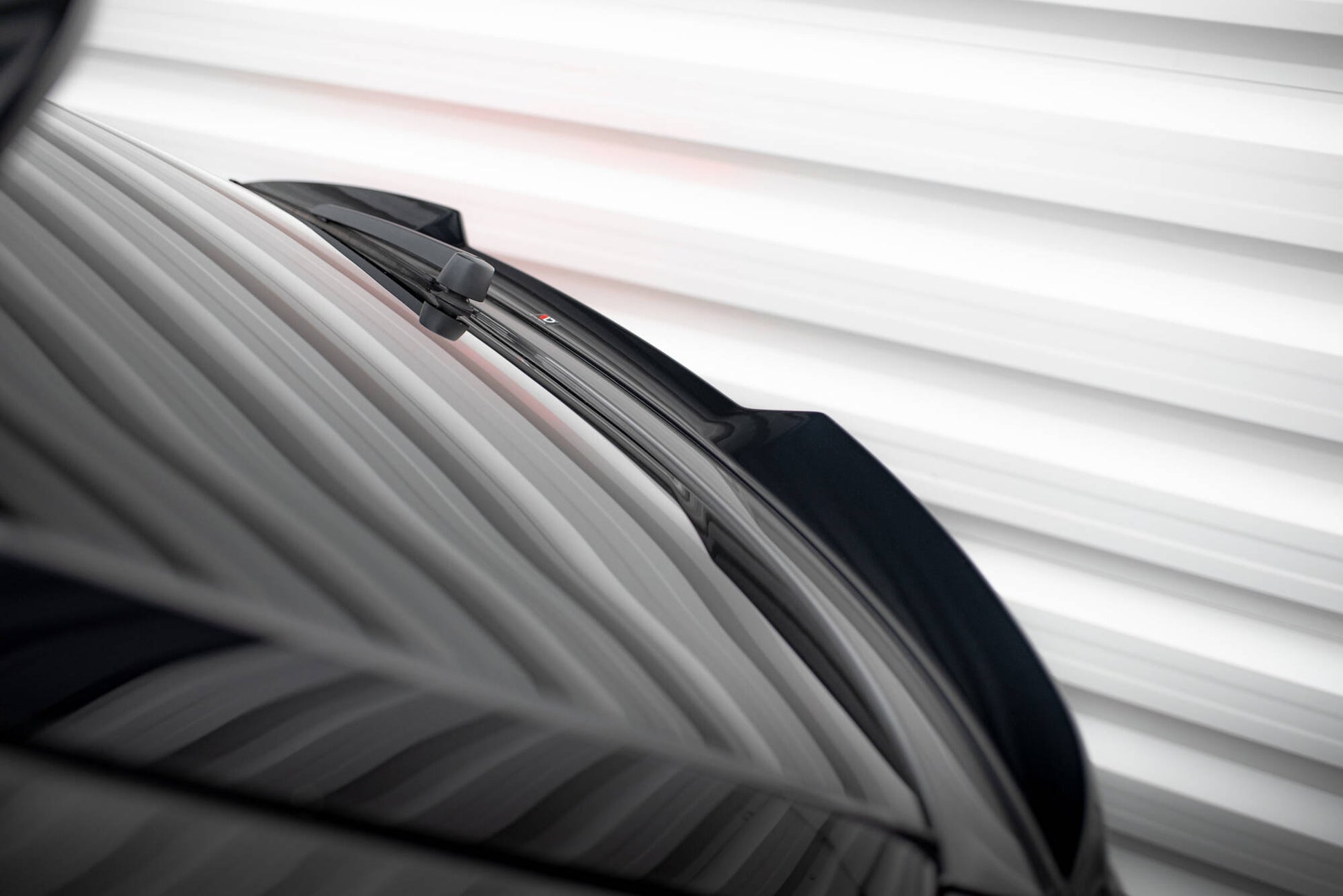 Maxton Niedriger Spoiler CAP für 3D Bentley Bentayga Mk1  schwarz Hochglanz
