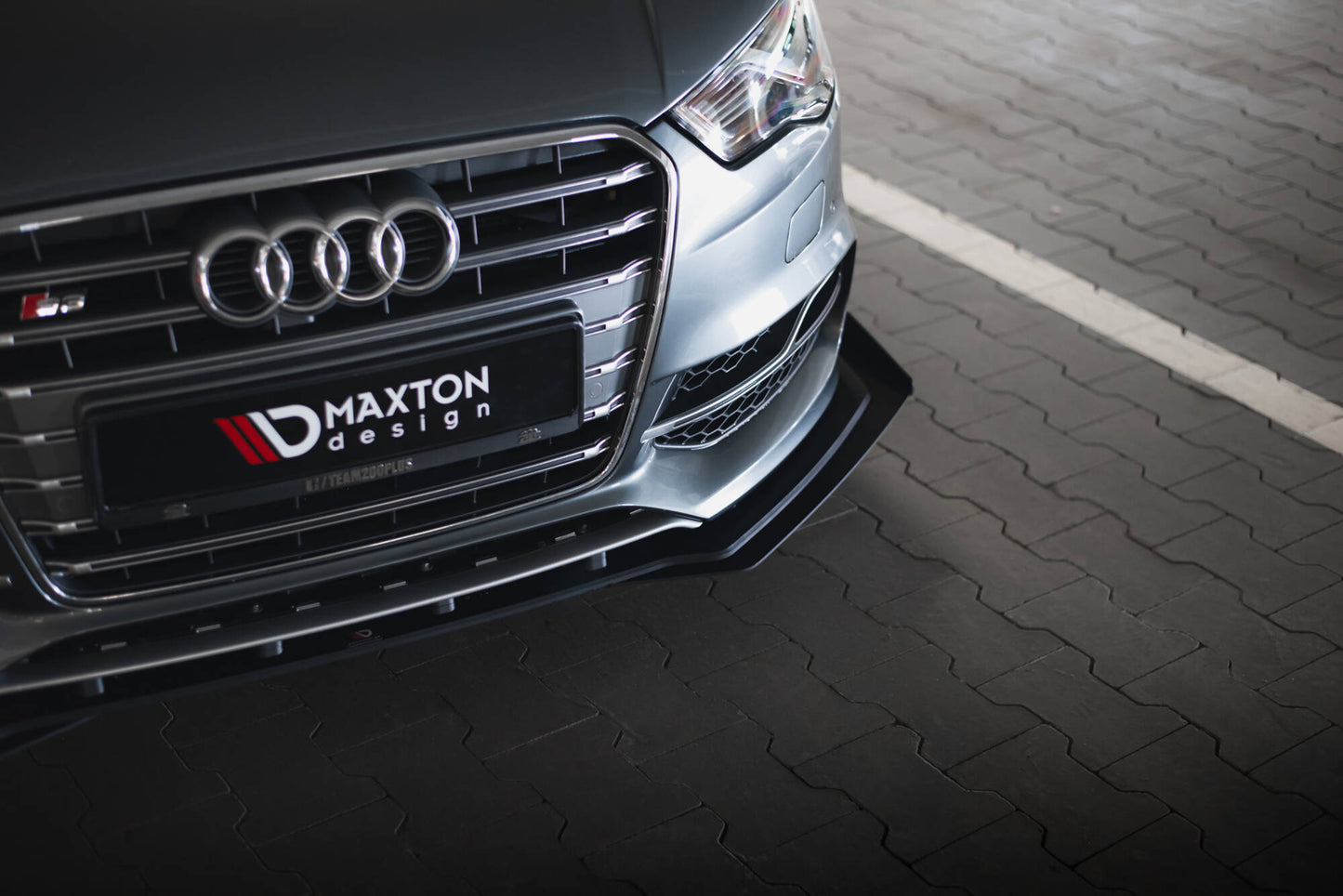 Maxton Front Flaps Audi S3 / A3 S-Line Limousine 8V schwarz Hochglanz