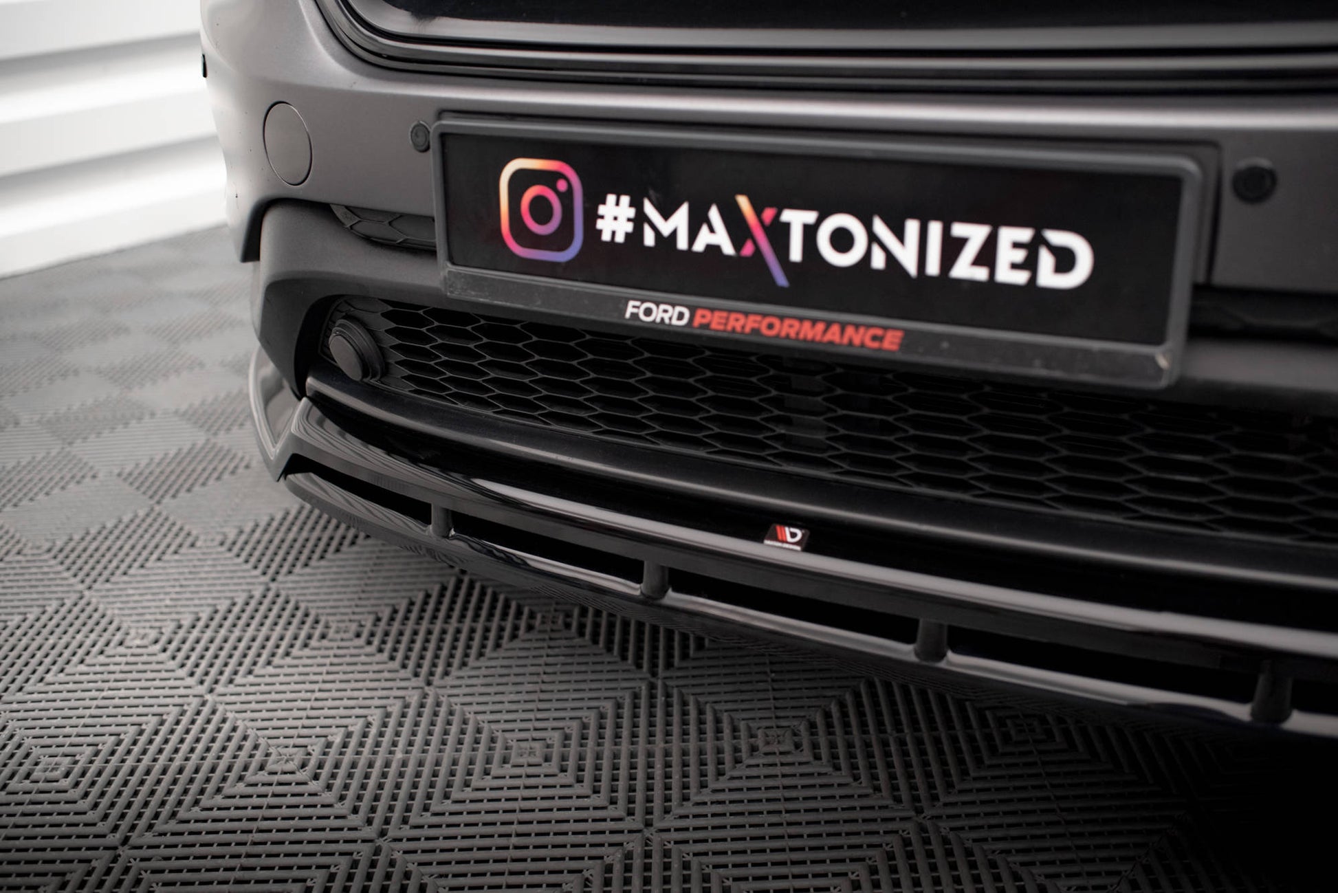 Maxton Front Ansatz für Ford Edge Mk2 schwarz Hochglanz