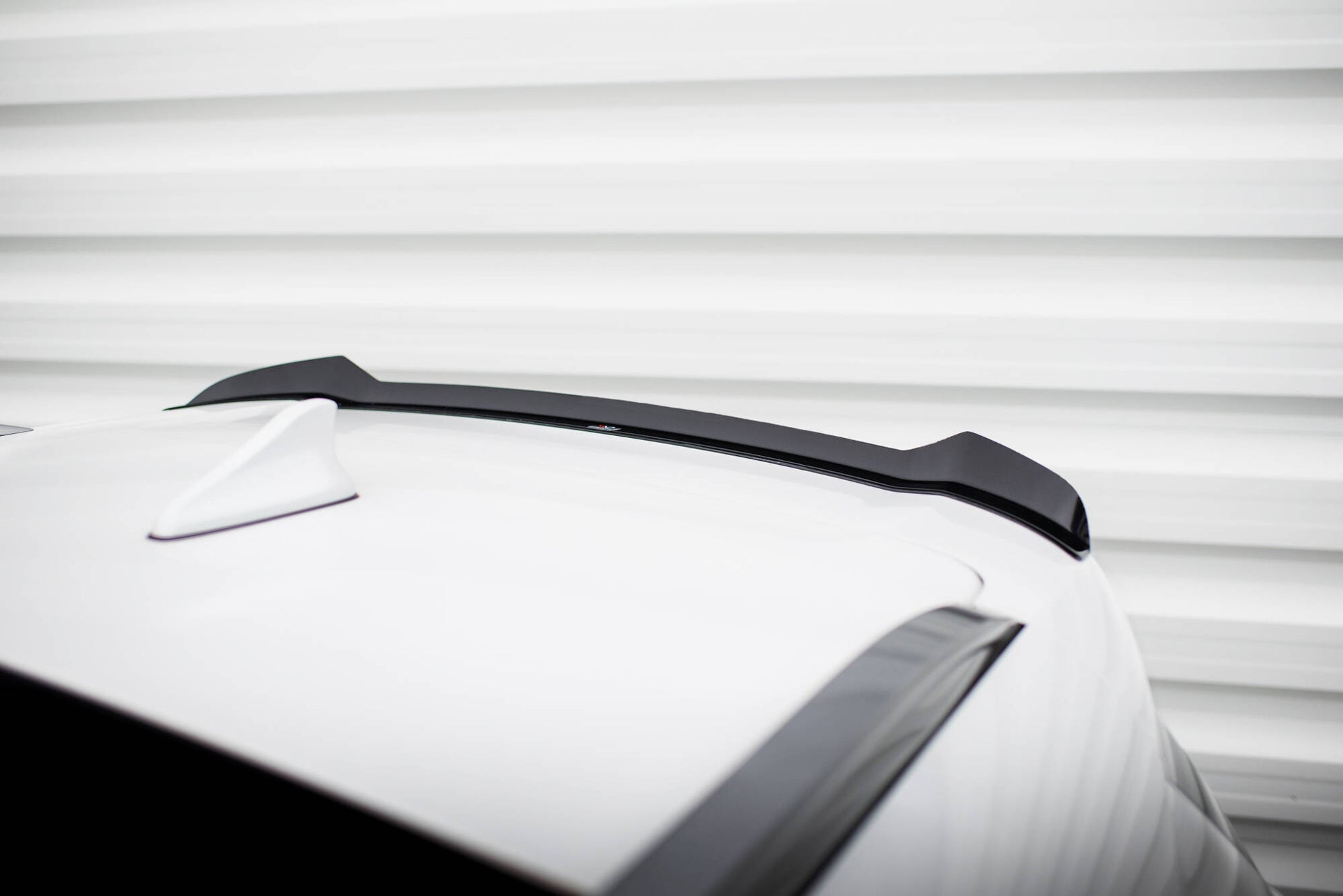 Maxton Spoiler CAP für Kia Sorento Mk4 schwarz Hochglanz