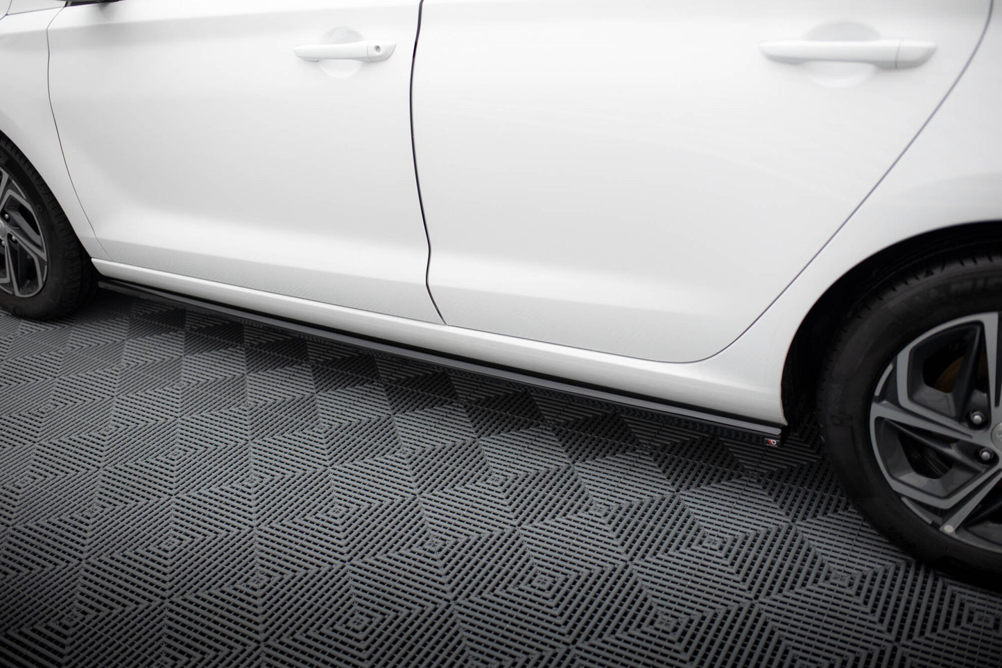 Maxton Seitenschweller Ansatz für Hyundai I30 Mk3 Facelift schwarz Hochglanz