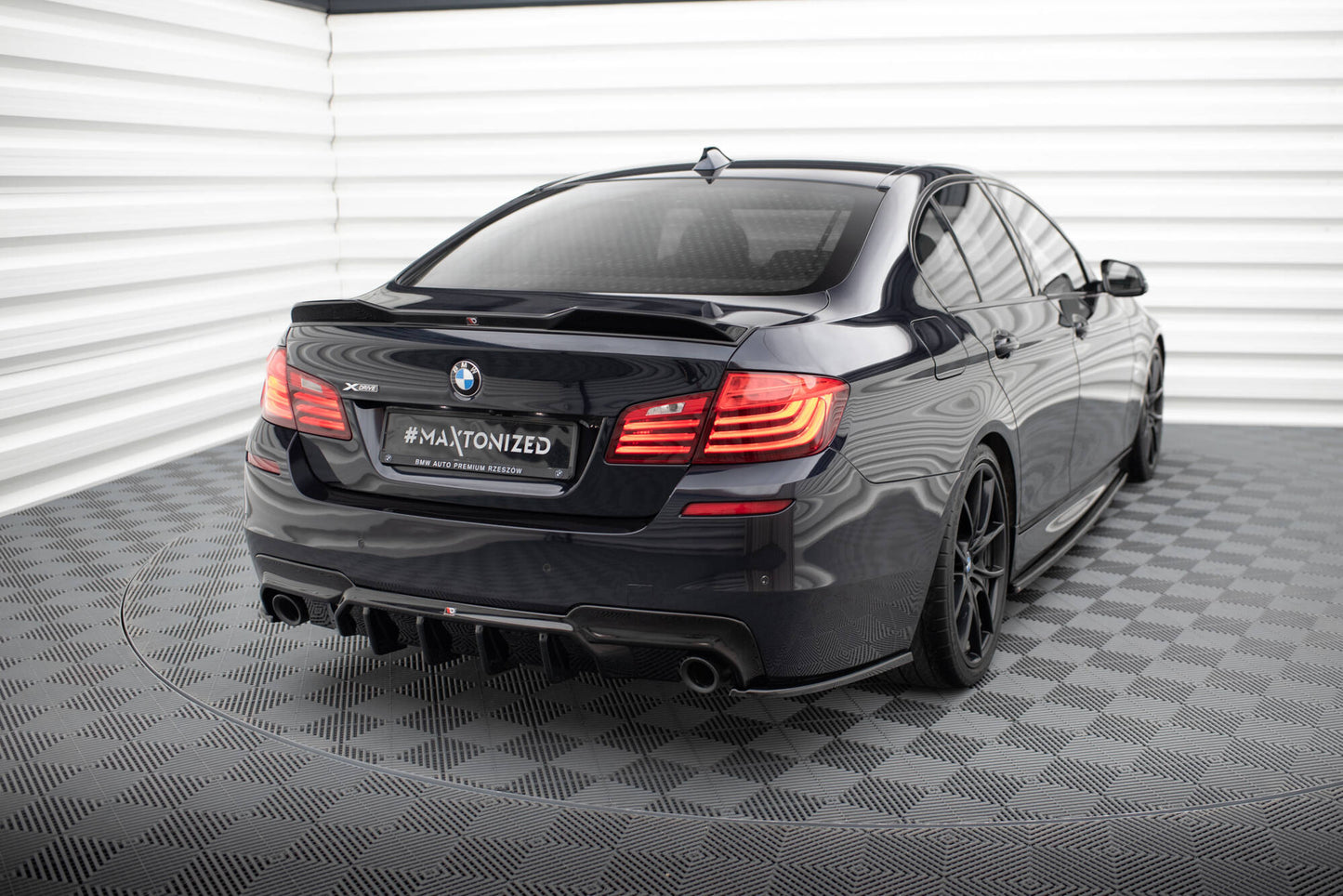Maxton Spoiler CAP für 3D BMW 5er M-Paket F10 schwarz Hochglanz
