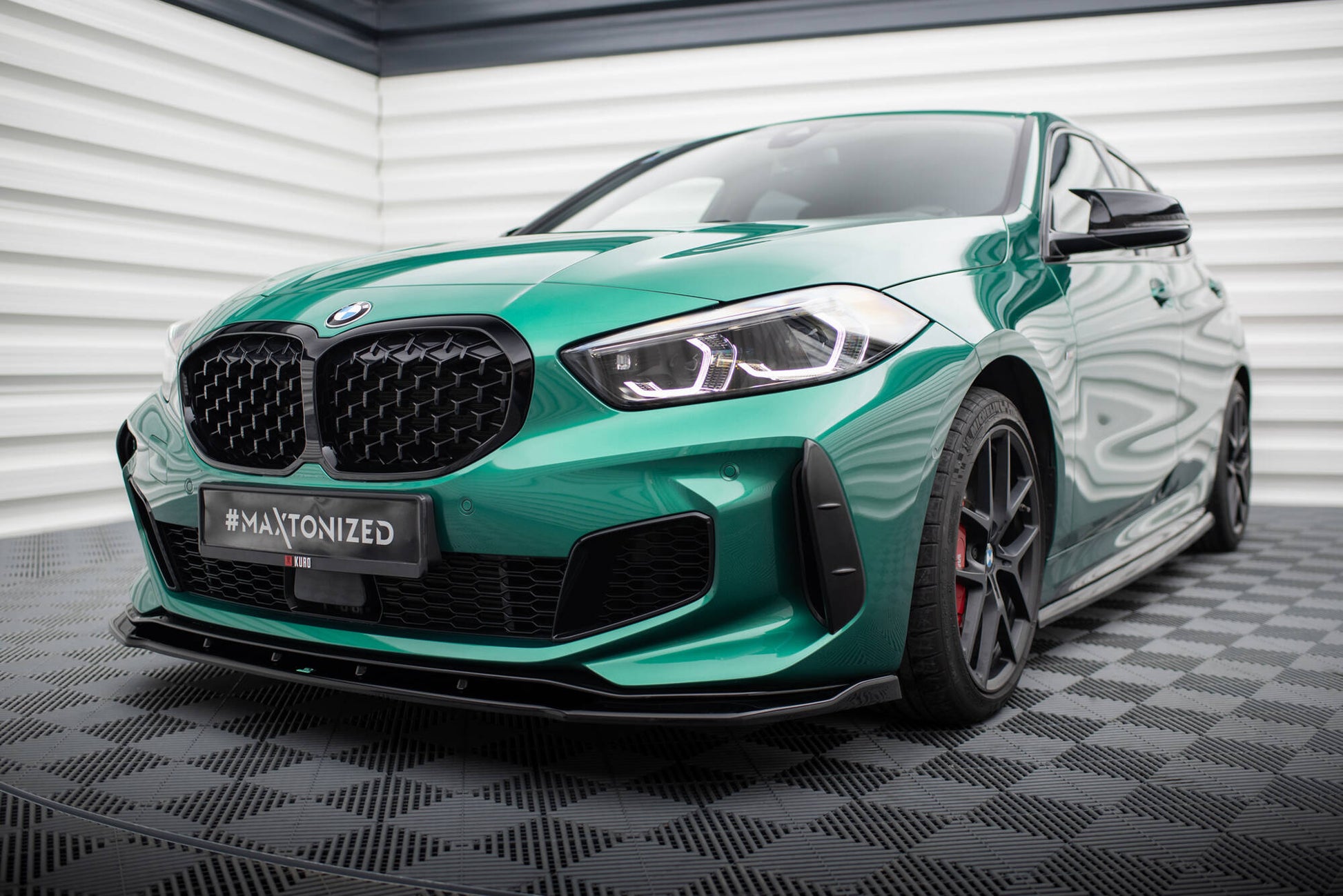 Maxton Lufteinlassabdeckungen der vorderen Stoßstange BMW 1er F40 M-Paket / M135i