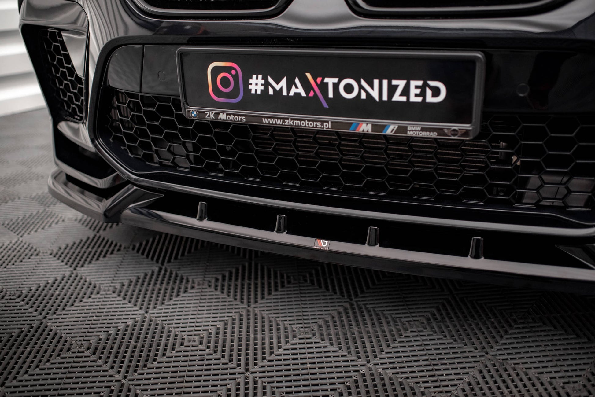 Maxton Front Ansatz V.2 für BMW X6 M F96 schwarz Hochglanz