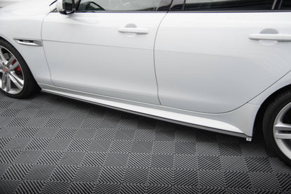 Maxton Seitenschweller Ansatz für Jaguar XE R-Sport X760 schwarz Hochglanz