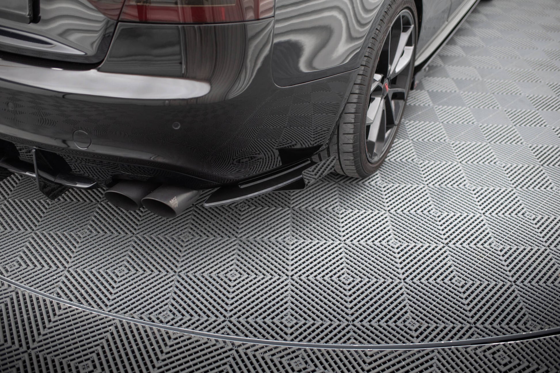 Maxton Street Pro Heck Ansatz Flaps Diffusor +Flaps für Audi S5 / A5 S-Line Coupe / Cabriolet 8T schwarz Hochglanz
