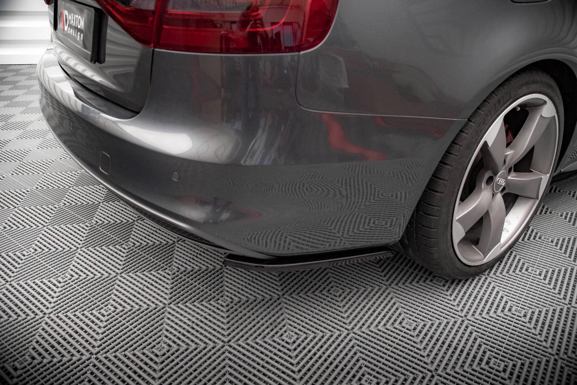 Maxton Heck Ansatz Flaps Diffusor V.2 für Audi A4 S-Line Avant B8 Facelift schwarz Hochglanz