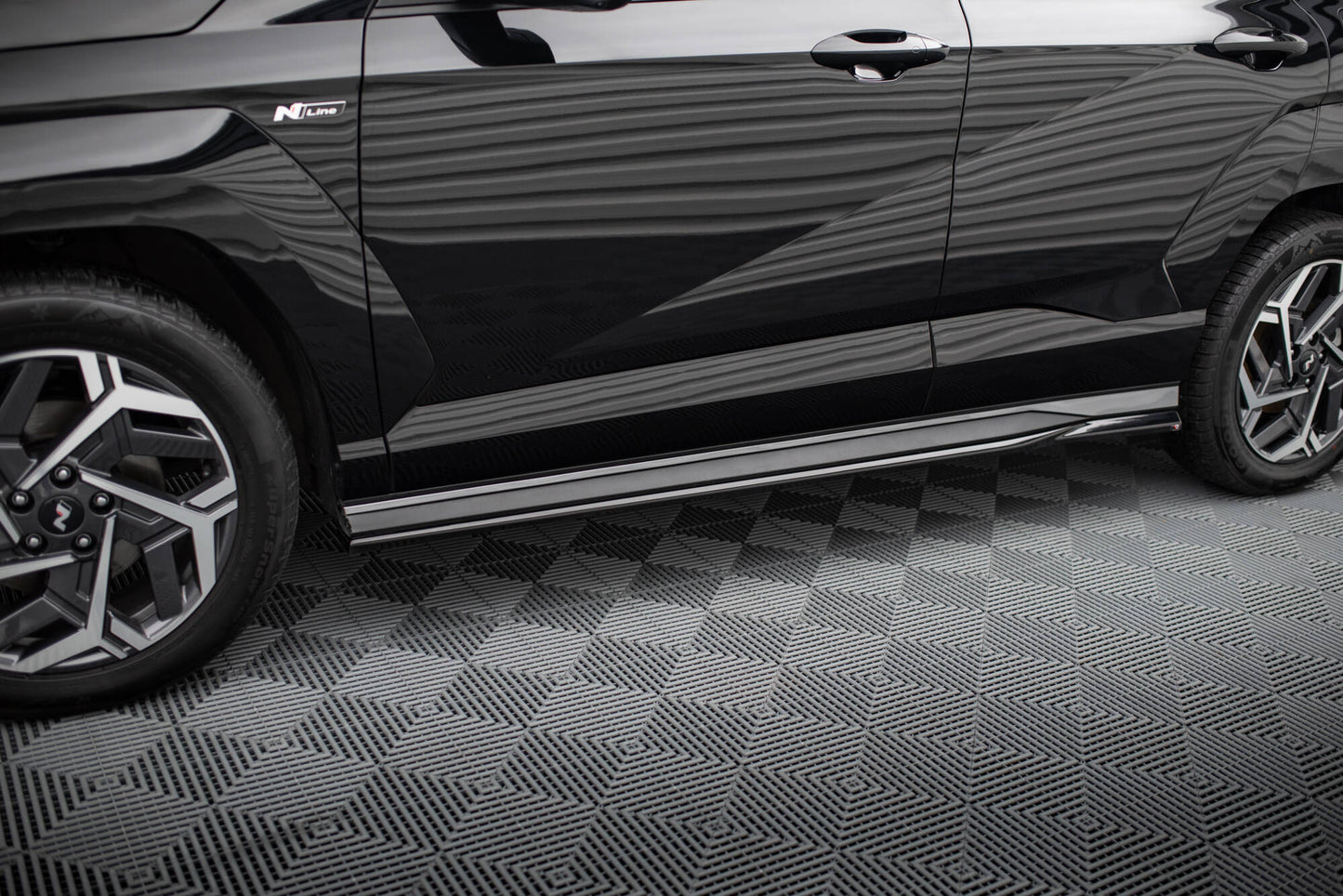 Maxton Seitenschweller Ansatz für Hyundai Kona N-line Mk2 schwarz Hochglanz