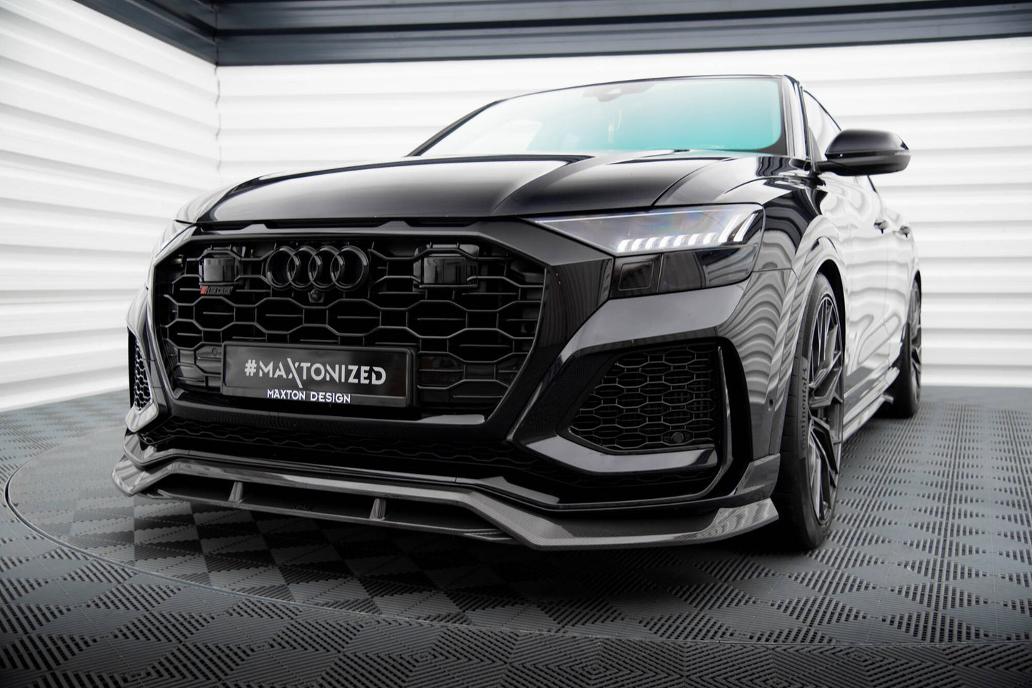 Maxton Carbon Fiber Front Ansatz für Audi RSQ8 Mk1