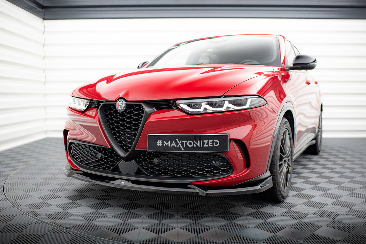 Maxton Front Ansatz V.1 für Alfa Romeo Tonale Mk1 schwarz Hochglanz