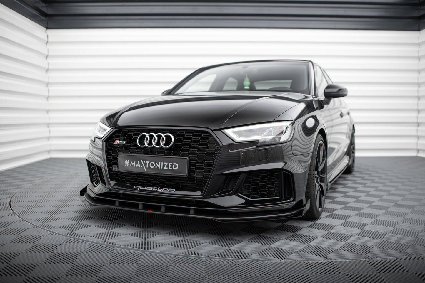 Maxton Street Pro Front Ansatz für +Flaps für V.1 + Flaps Audi RS3 Limousine 8V Facelift schwarz Hochglanz